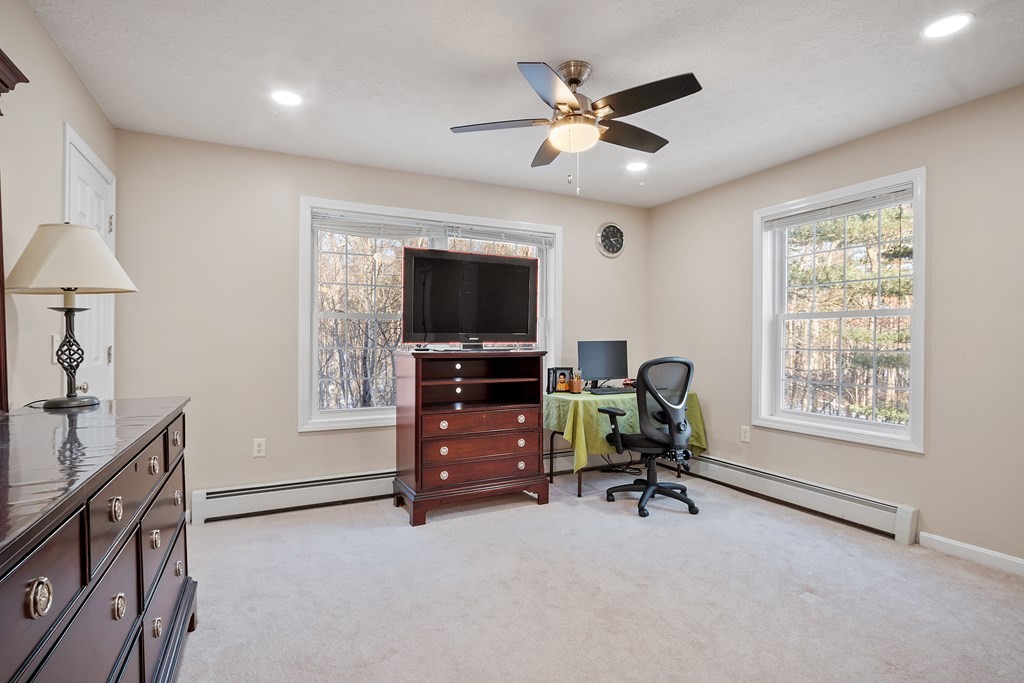 Hooksett, New Hampshire, 03106, United States, 3 Bedrooms Bedrooms, ,3 BathroomsBathrooms,Residential,For Sale,1930253