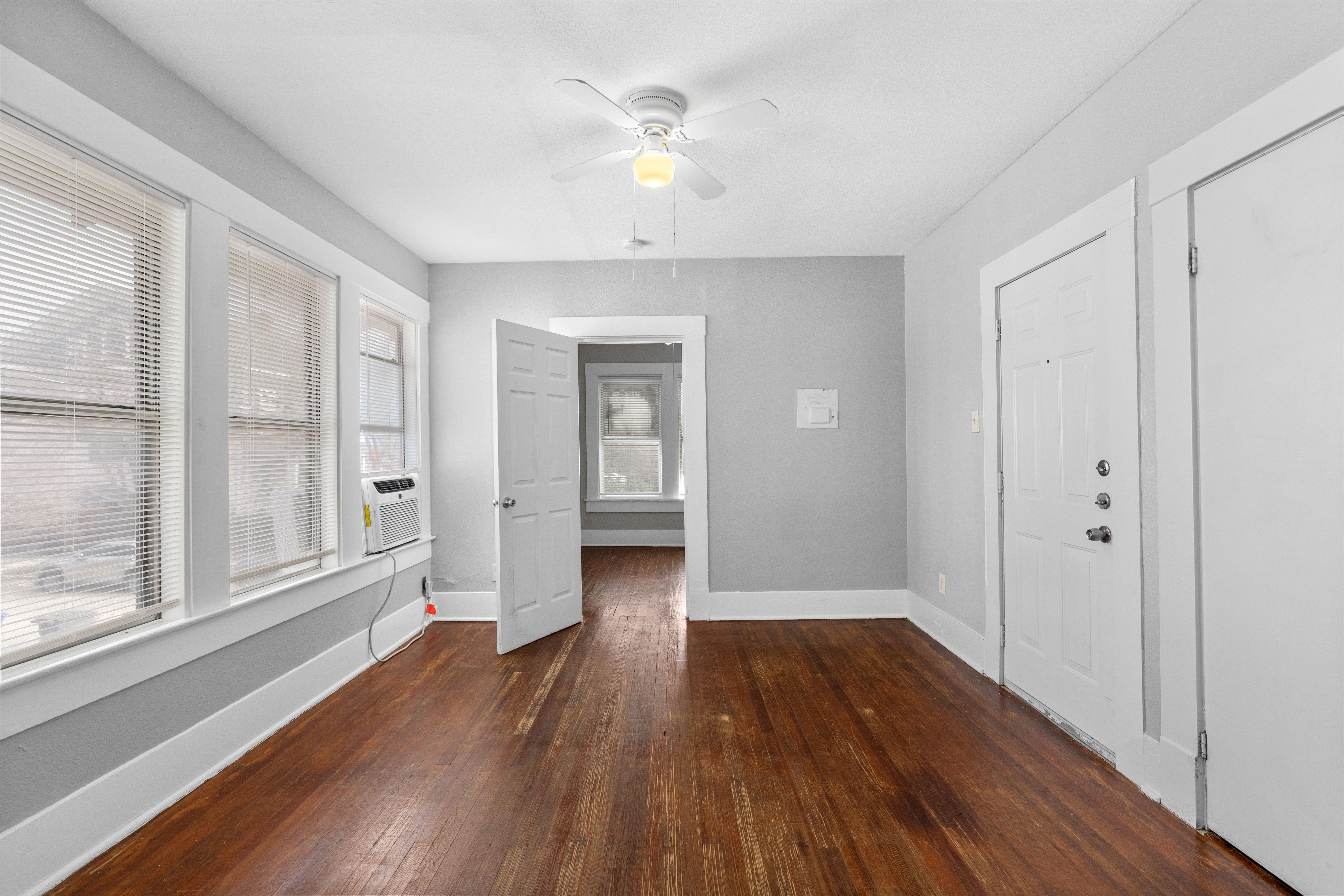  Exceptional 4-Plex Opportunity - 物件實景