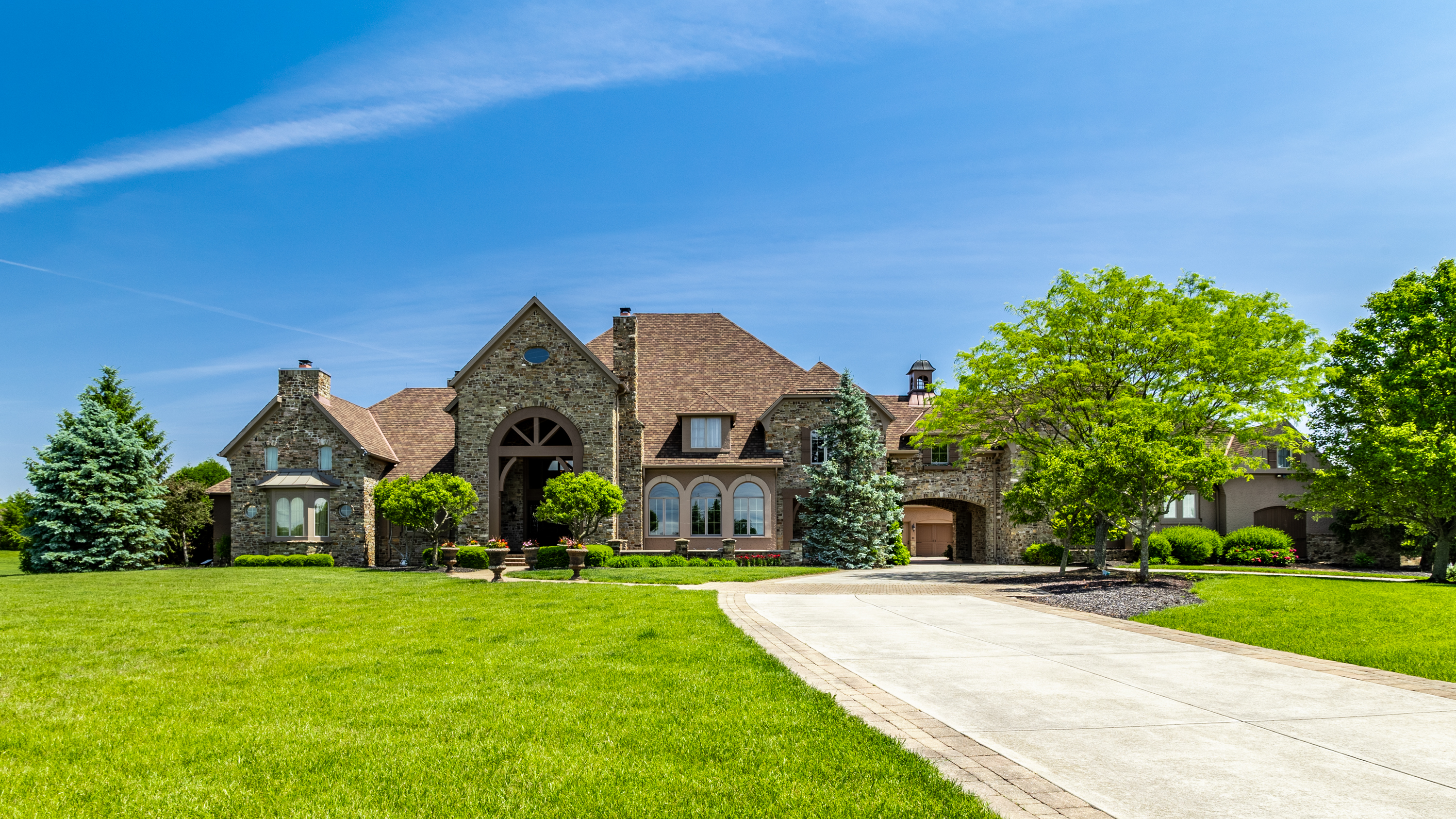  European-Inspired Waterfront Estate with Endless Features - 物件實景