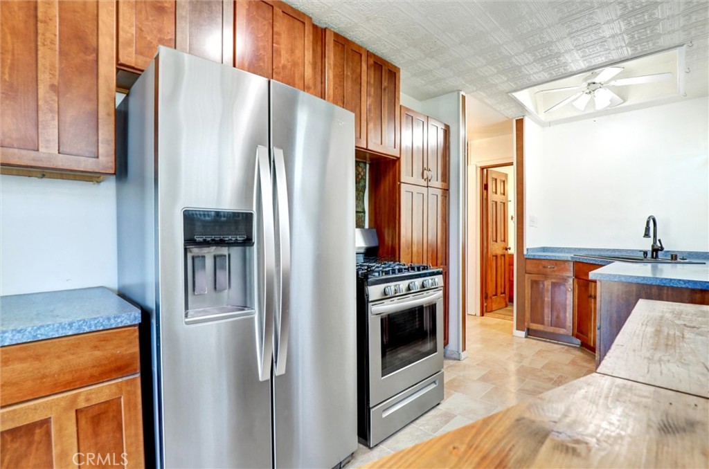 Lakewood, California, 90713, United States, 2 Bedrooms Bedrooms, ,1 BathroomBathrooms,Residential,For Sale,1943590