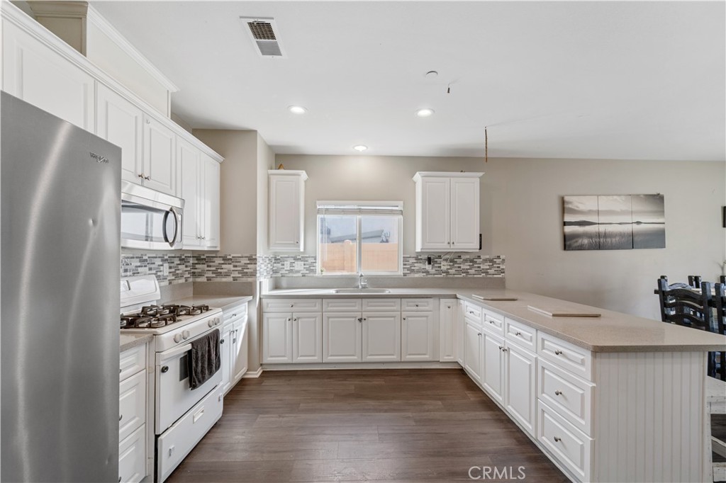 Perris, California, 92570, United States, 5 Bedrooms Bedrooms, ,2 BathroomsBathrooms,Residential,For Sale,2008140