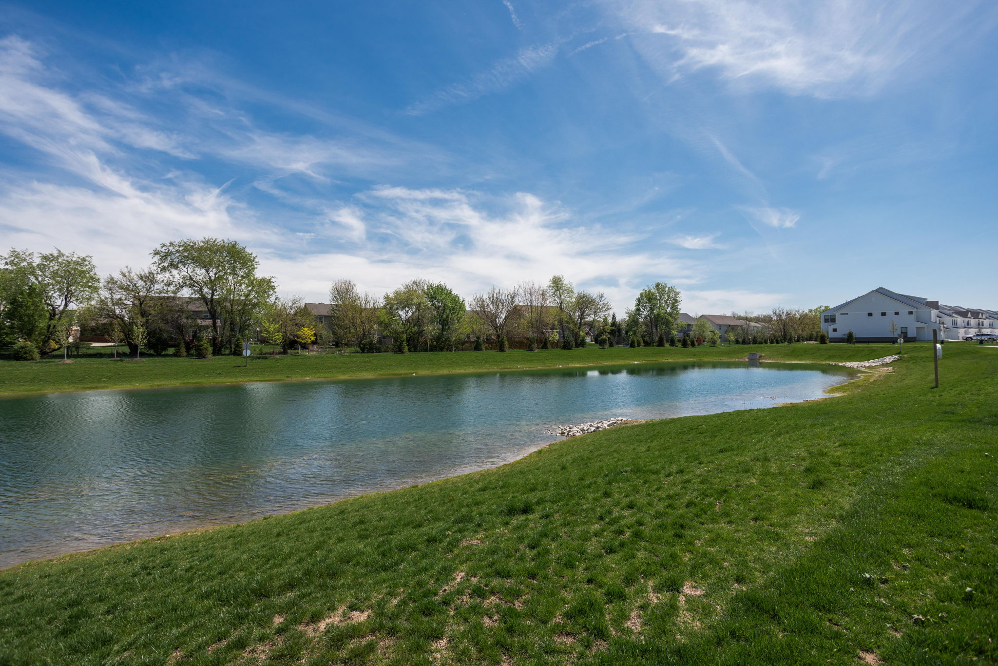  Standout Townhouse with Pond View in Zionsville - 物件實景