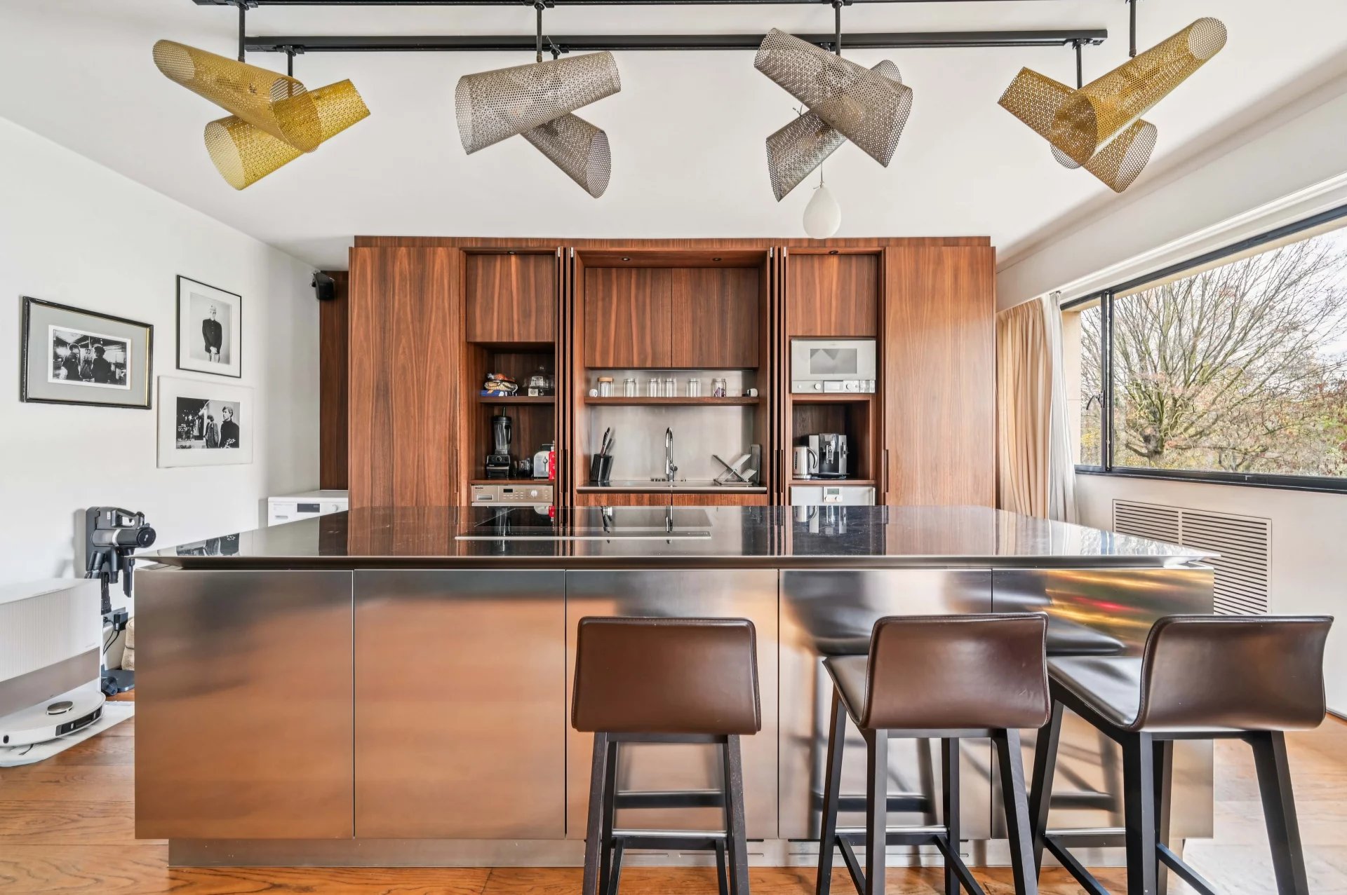 Paris 16th, Île-de-France, 75016, FR, 2 Bedrooms Bedrooms, ,1 BathroomBathrooms,Residential,For Sale,2002081