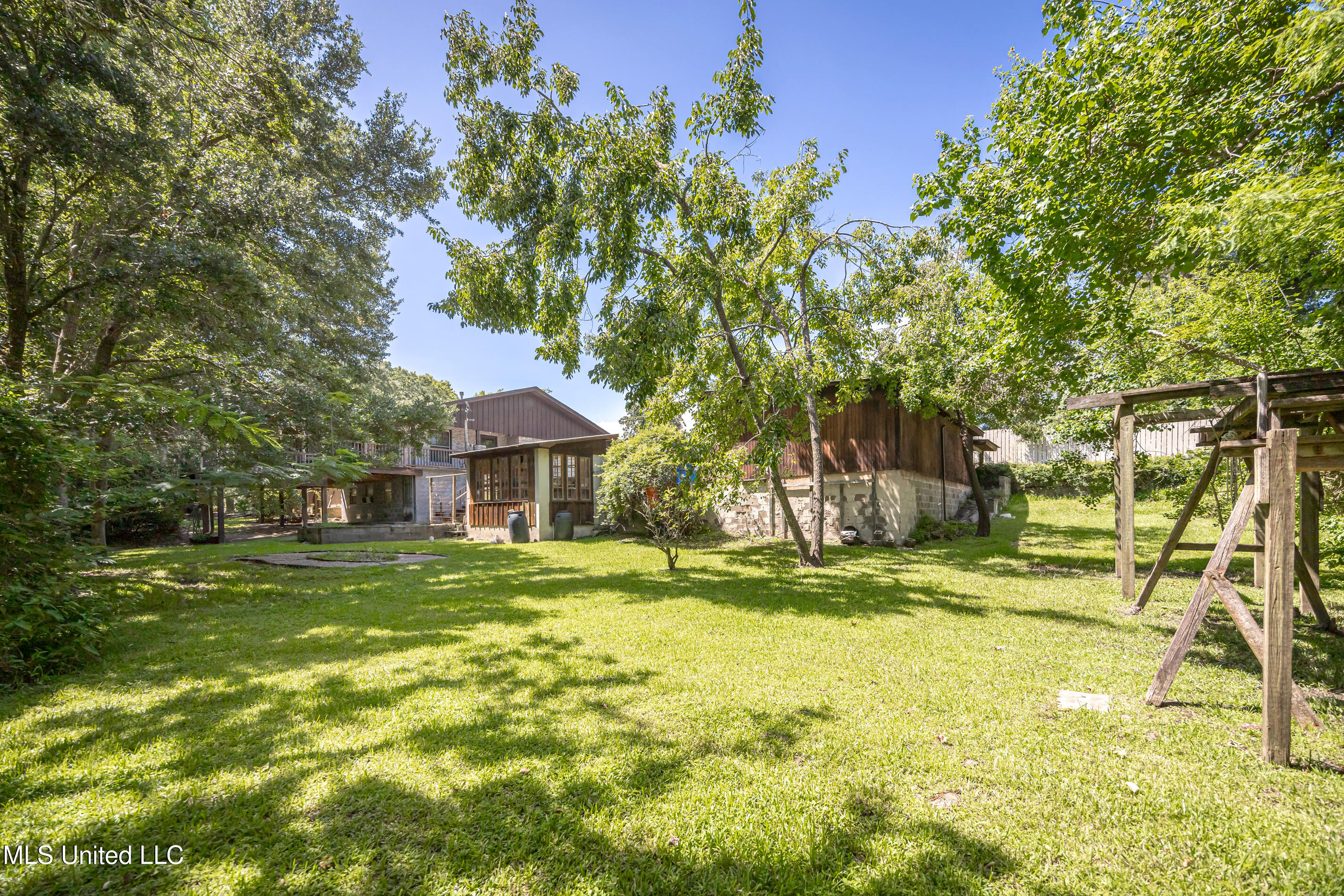 Ocean Springs, Mississippi, 39564, United States, 3 Bedrooms Bedrooms, ,3 BathroomsBathrooms,Residential,For Sale,1903607