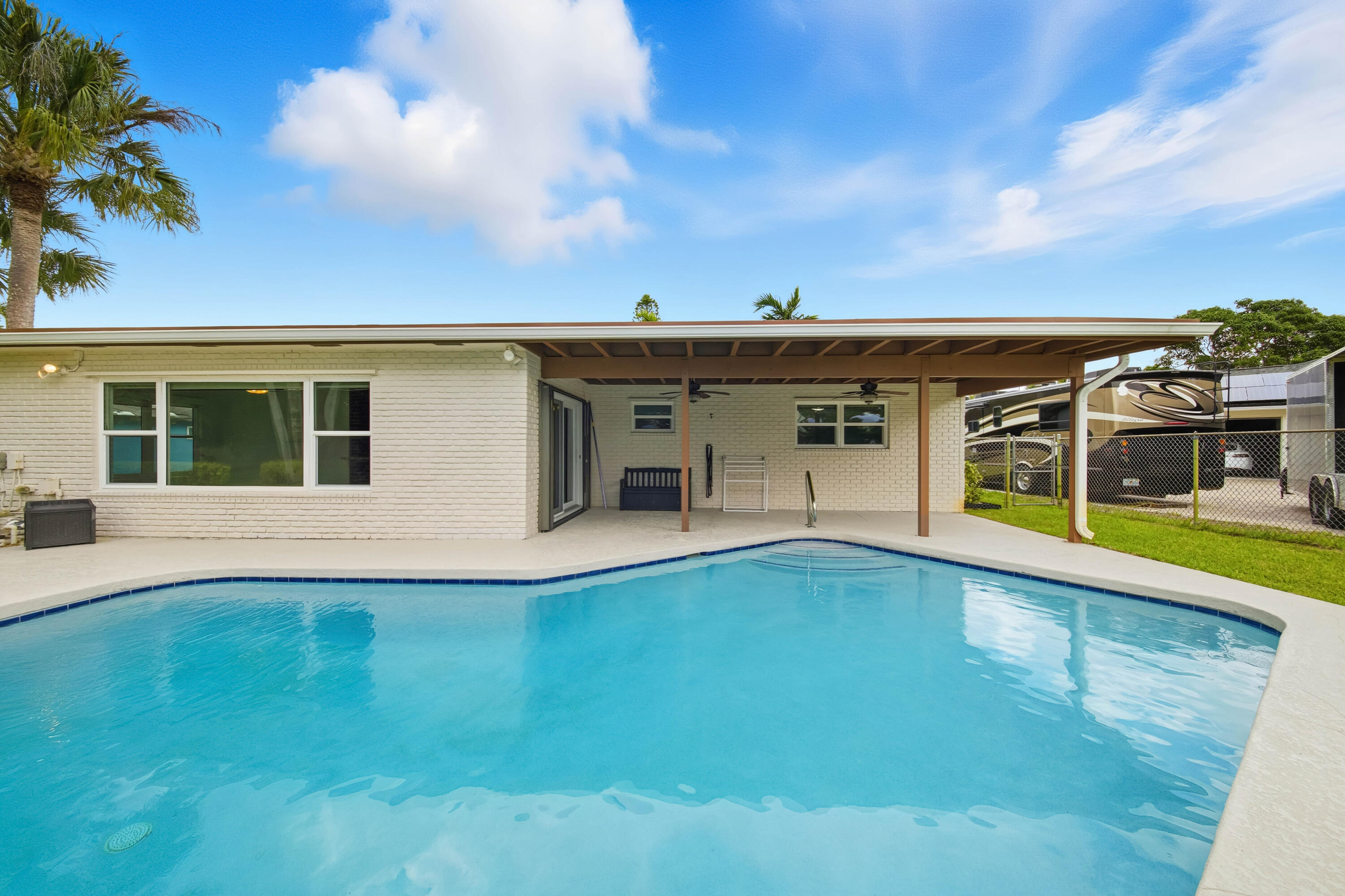 Royal Palm Beach, Florida, 33411, United States, 3 Bedrooms Bedrooms, ,3 BathroomsBathrooms,Residential,For Sale,1970121