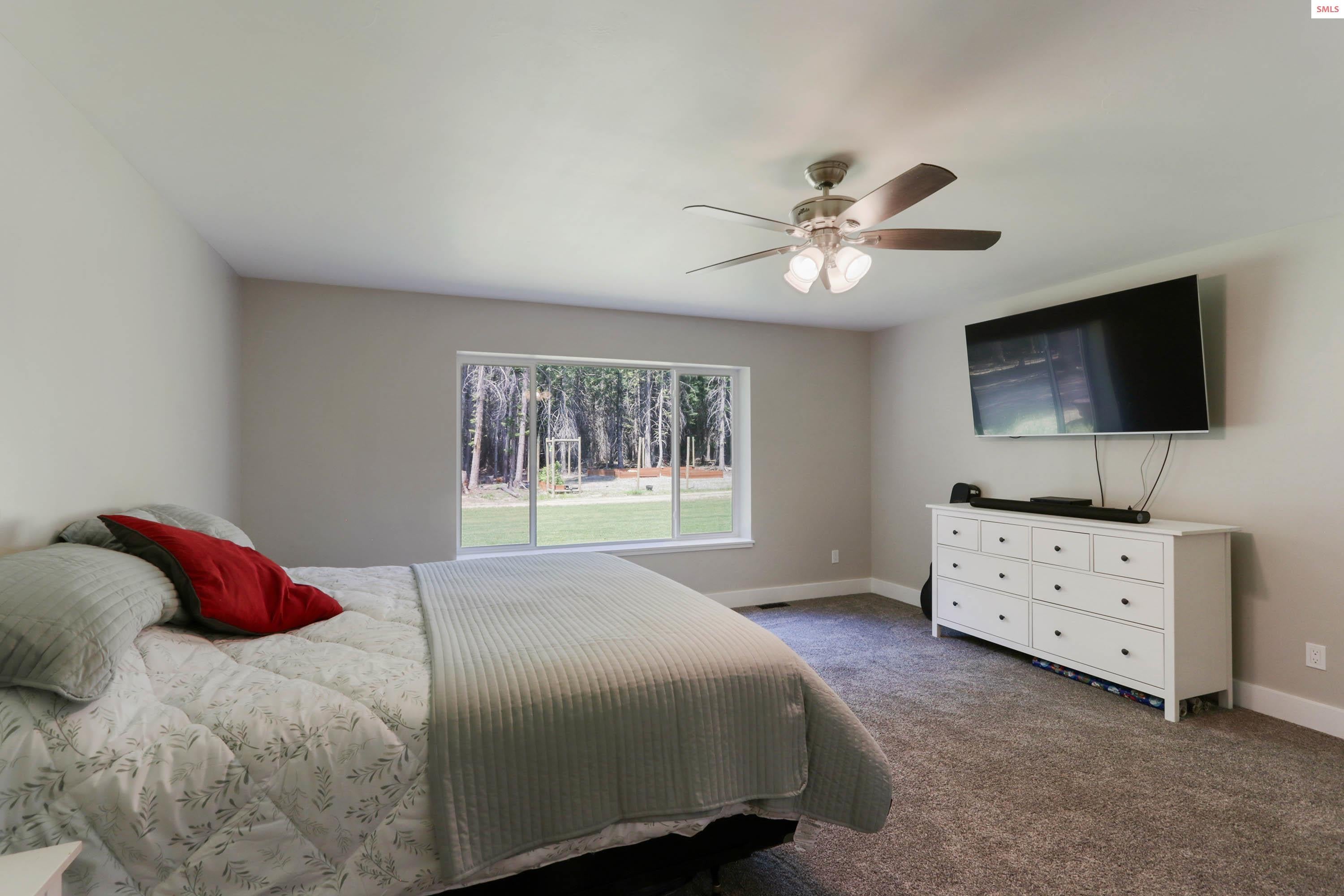 Priest River, Idaho, 83856, United States, 4 Bedrooms Bedrooms, ,Residential,For Sale,2025404