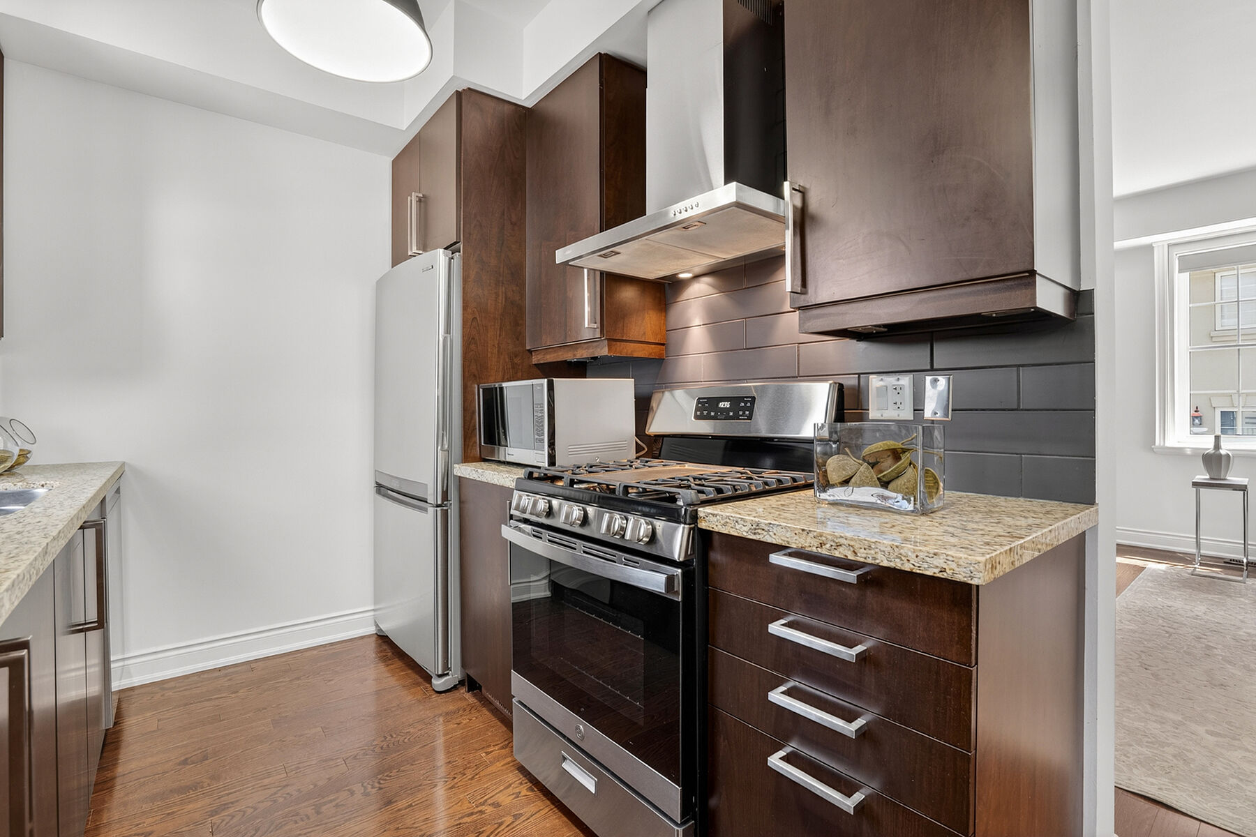  Rare Forest Hill Townhome - 物件實景