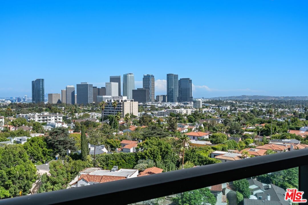 Los Angeles, California, 90024, United States, 3 Bedrooms Bedrooms, ,3 BathroomsBathrooms,Residential,For Sale,1949652