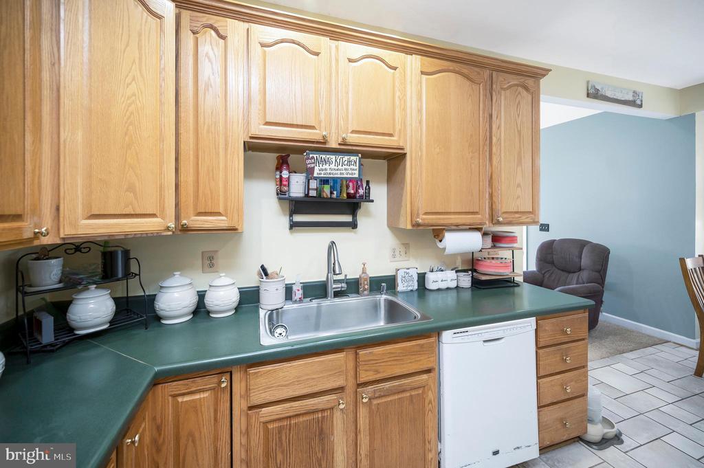 Sumerduck, Virginia, 22742, United States, 4 Bedrooms Bedrooms, ,5 BathroomsBathrooms,Residential,For Sale,2048793