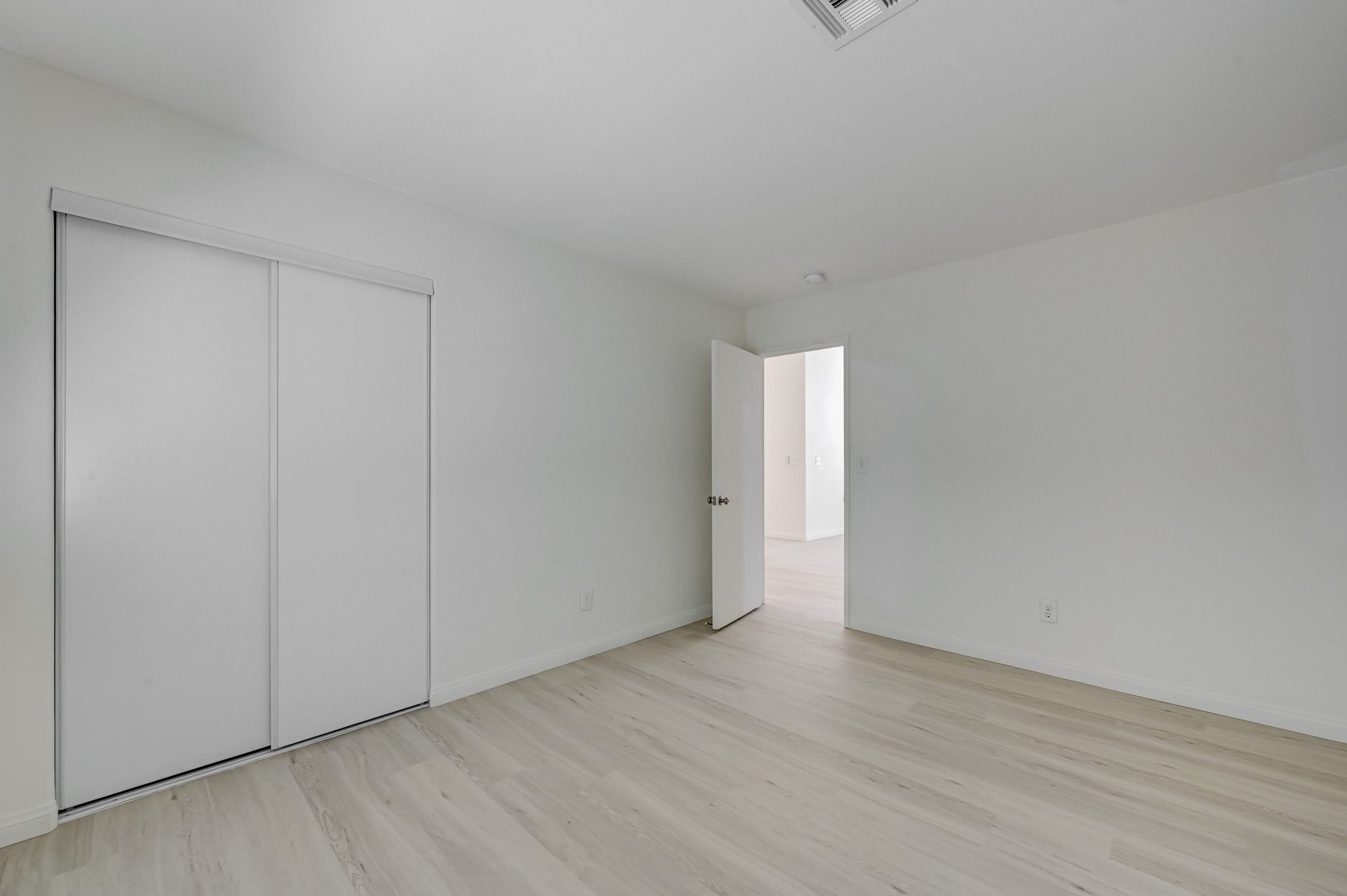  Newly Updated 3 Bed 2 Bath - 物件實景