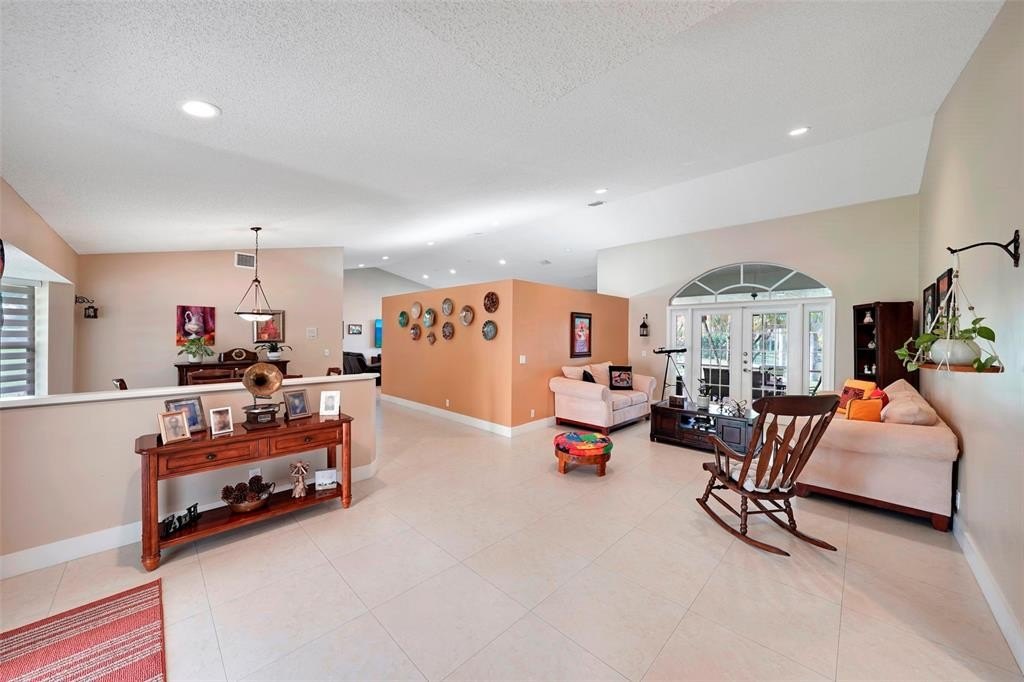 Davie, Florida, 33324, United States, 4 Bedrooms Bedrooms, ,3 BathroomsBathrooms,Residential,For Sale,1975060
