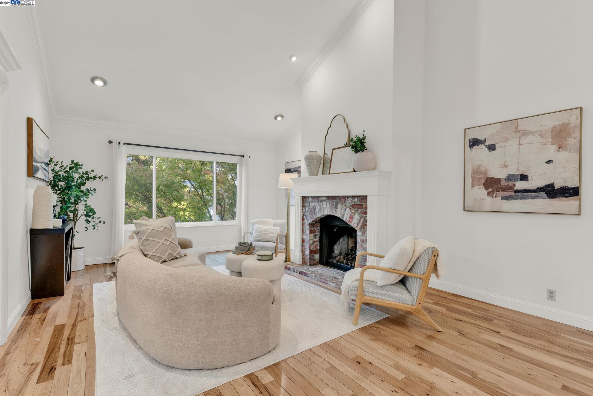 Pleasant Hill, California, 94523, United States, 4 Bedrooms Bedrooms, ,2 BathroomsBathrooms,Residential,For Sale,1991130