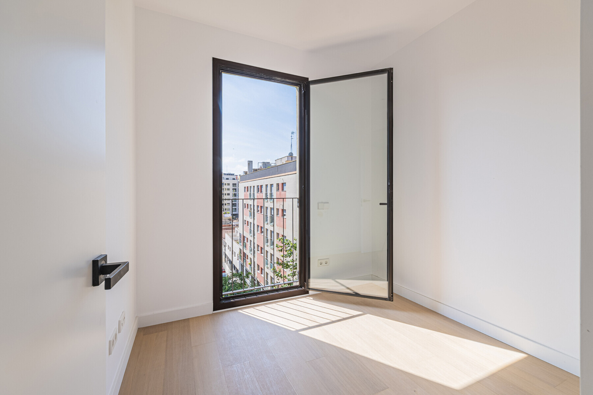  Newly constructed duplex penthouse near the beach - 物件實景