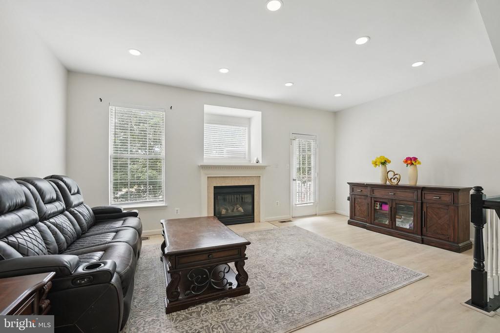 Ashburn, Virginia, 20147, United States, 3 Bedrooms Bedrooms, ,4 BathroomsBathrooms,Residential,For Sale,1850747