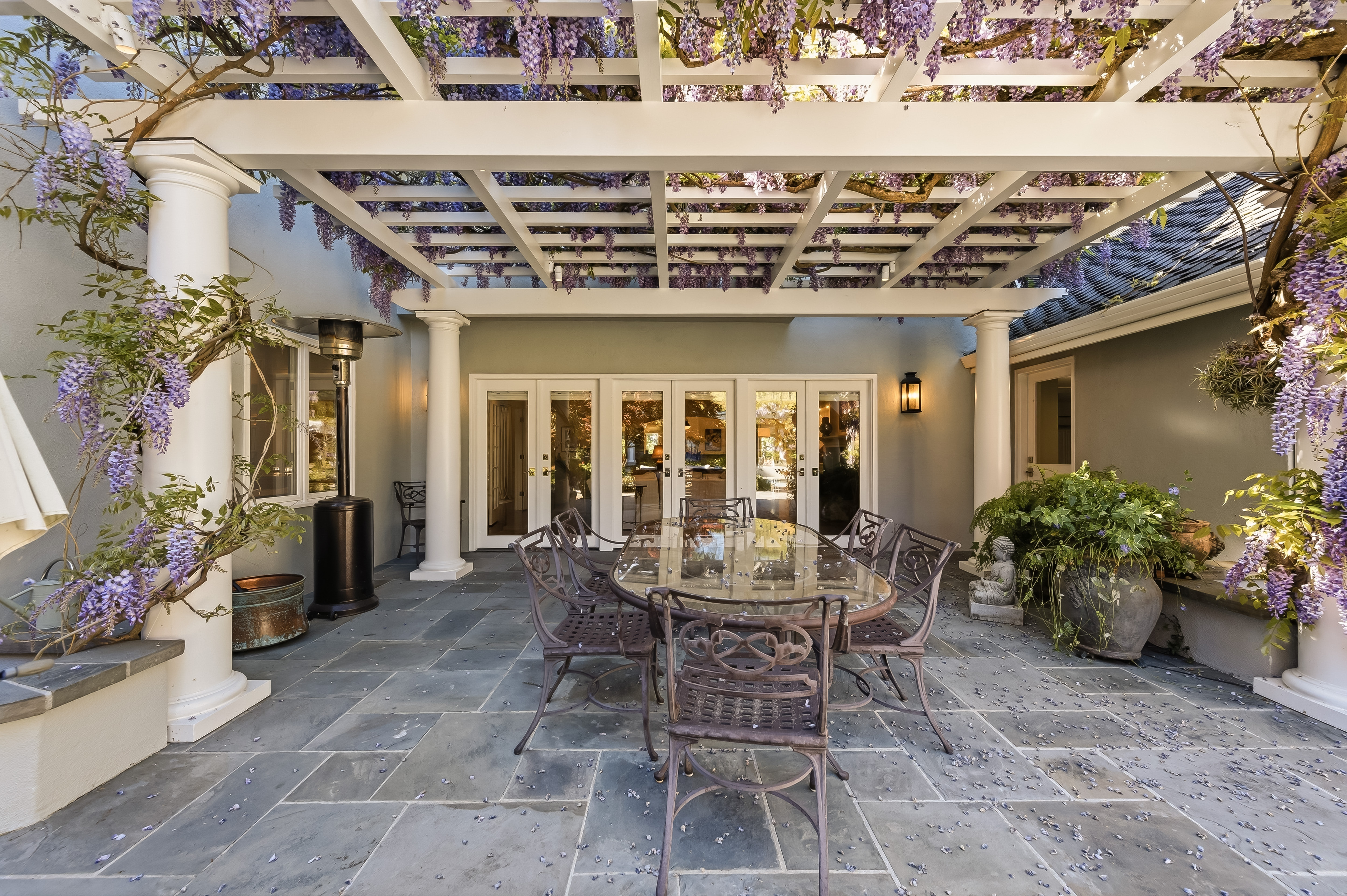  Elegant Vineyard Estate with Resort-Like Grounds - 物件實景