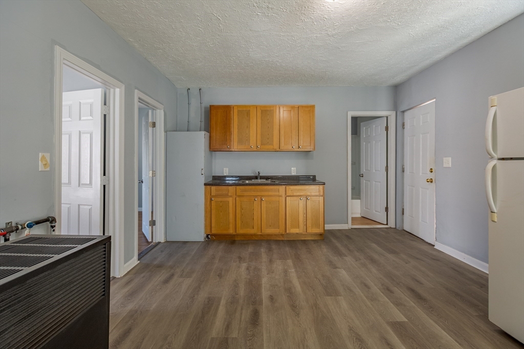 Worcester, Massachusetts, 01604, United States, 8 Bedrooms Bedrooms, ,4 BathroomsBathrooms,Residential,For Sale,1981131