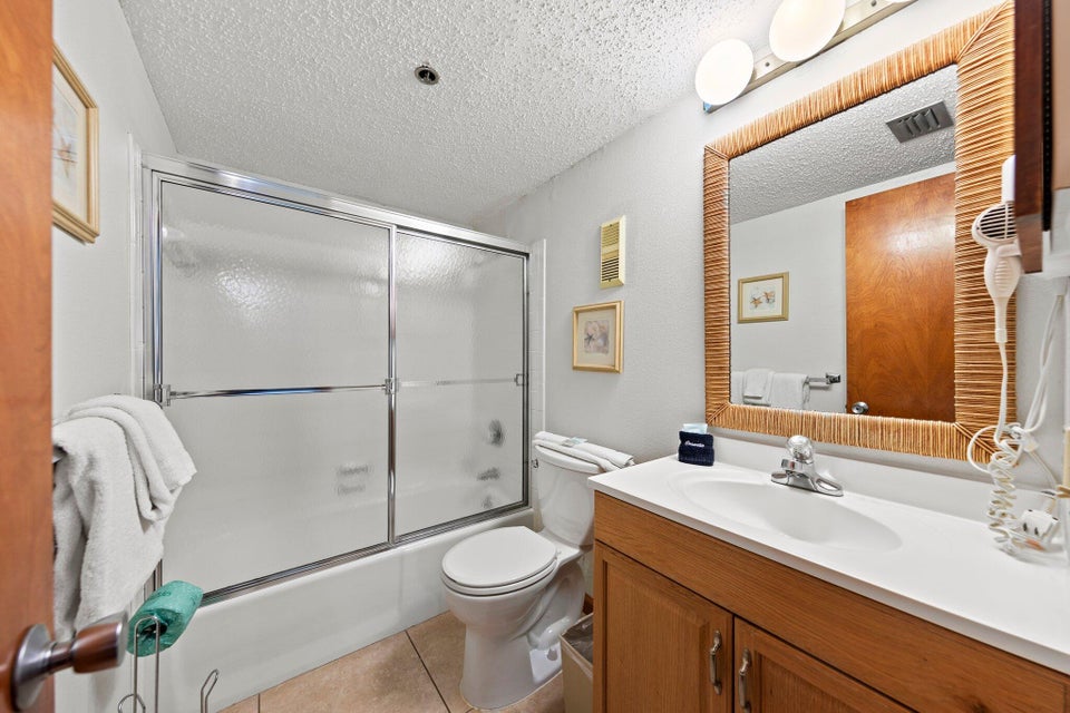 Destin, Florida, 32541, United States, 2 Bedrooms Bedrooms, ,2 BathroomsBathrooms,Residential,For Sale,1861744