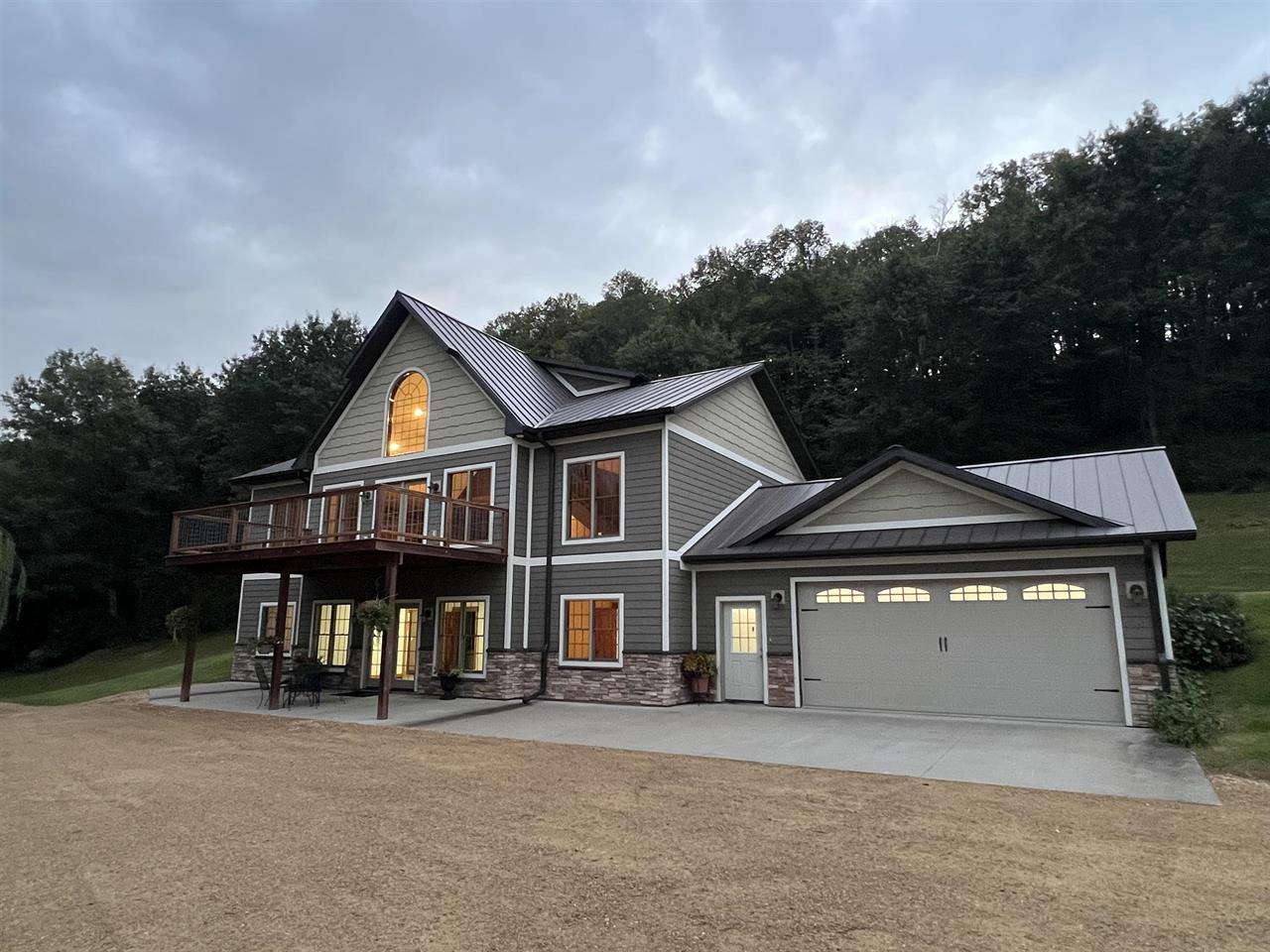 Westby, Wisconsin, 54667, United States, 3 Bedrooms Bedrooms, ,3 BathroomsBathrooms,Residential,For Sale,1977148