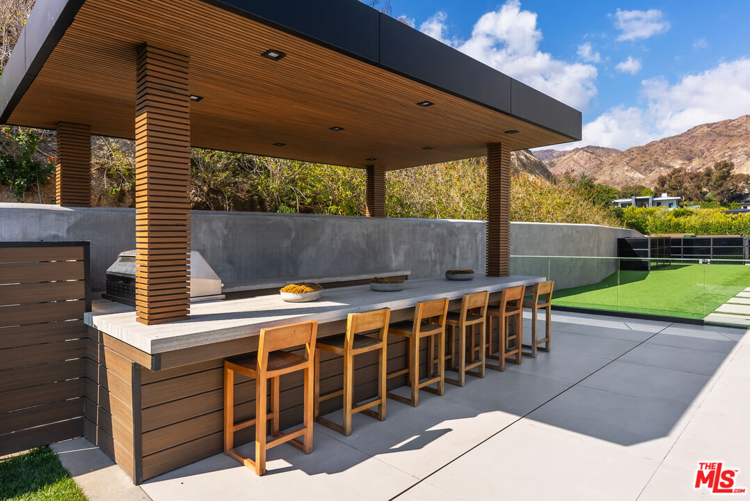 Malibu, California, 90265, United States, 5 Bedrooms Bedrooms, ,10 BathroomsBathrooms,Residential,For Sale,1707540