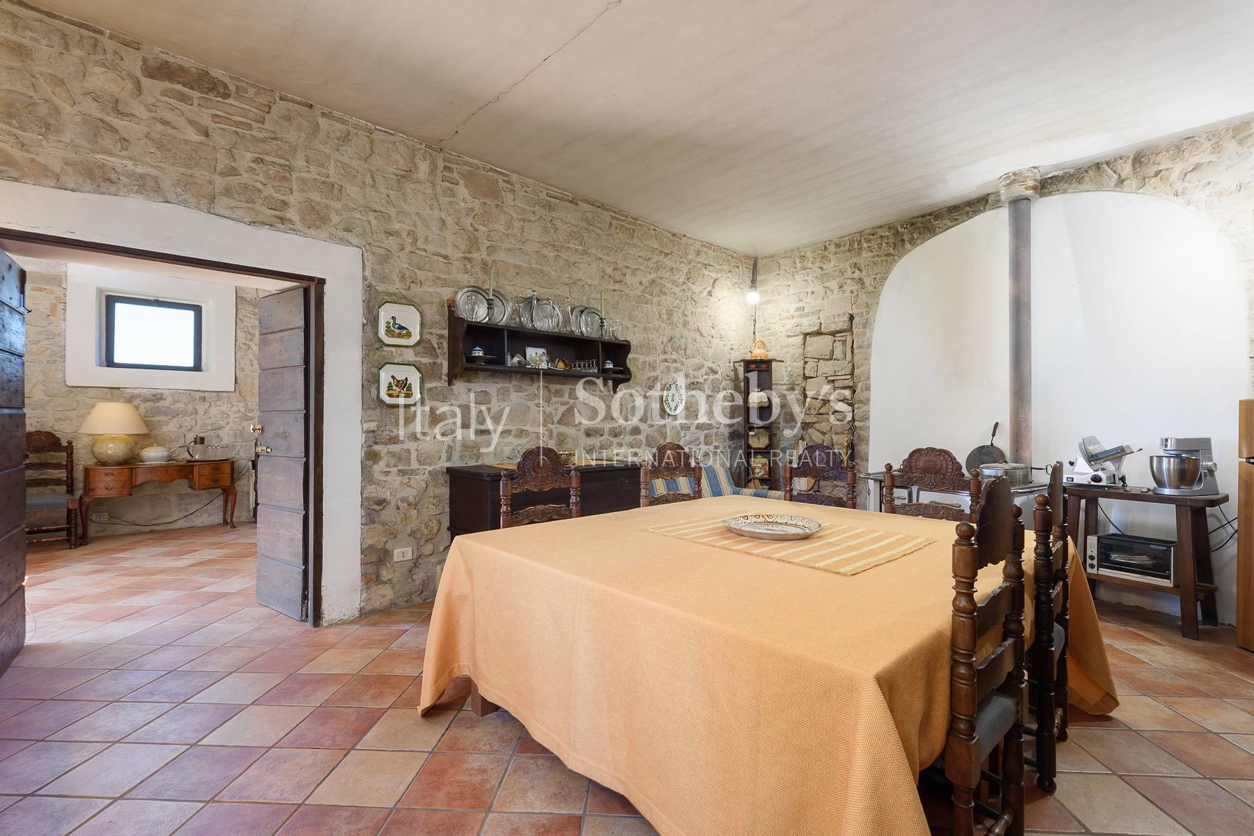  13th-Century Watchtower with Breathtaking Views over Todi - 物件實景