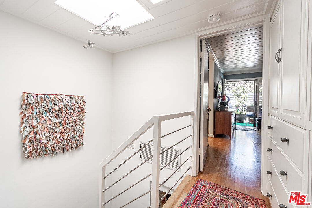 Los Angeles, California, 90004, United States, 2 Bedrooms Bedrooms, ,3 BathroomsBathrooms,Residential,For Sale,1940175