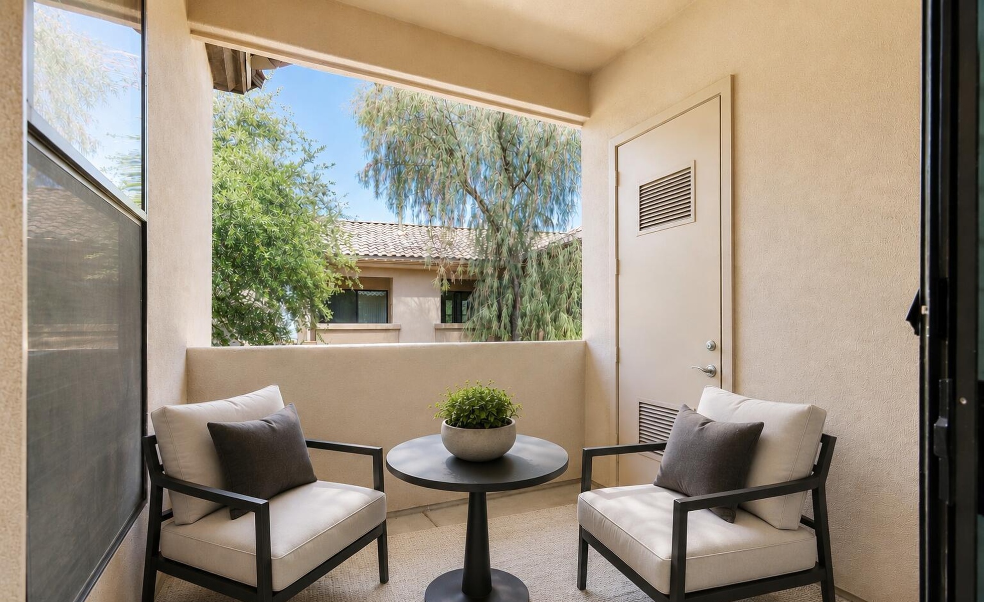  7027 N Scottsdale Road  Paradise Valley, AZ - 物件實景