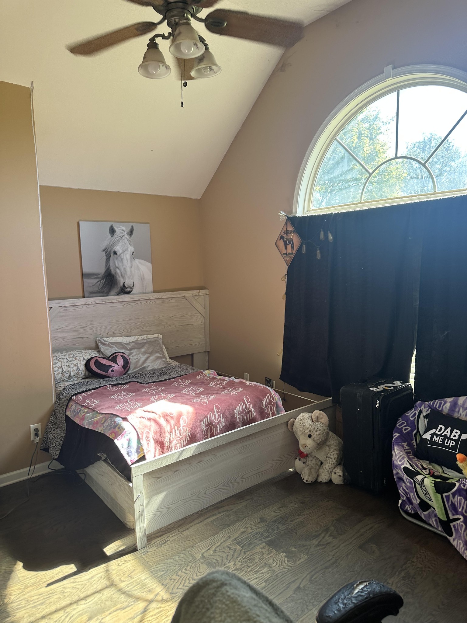 Chapel Hill, Tennessee, 37034, United States, 3 Bedrooms Bedrooms, ,2 BathroomsBathrooms,Residential,For Sale,1968730