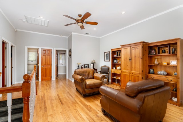 Shoreham, New York, 11786, United States, 5 Bedrooms Bedrooms, ,3 BathroomsBathrooms,Residential,For Sale,1990330