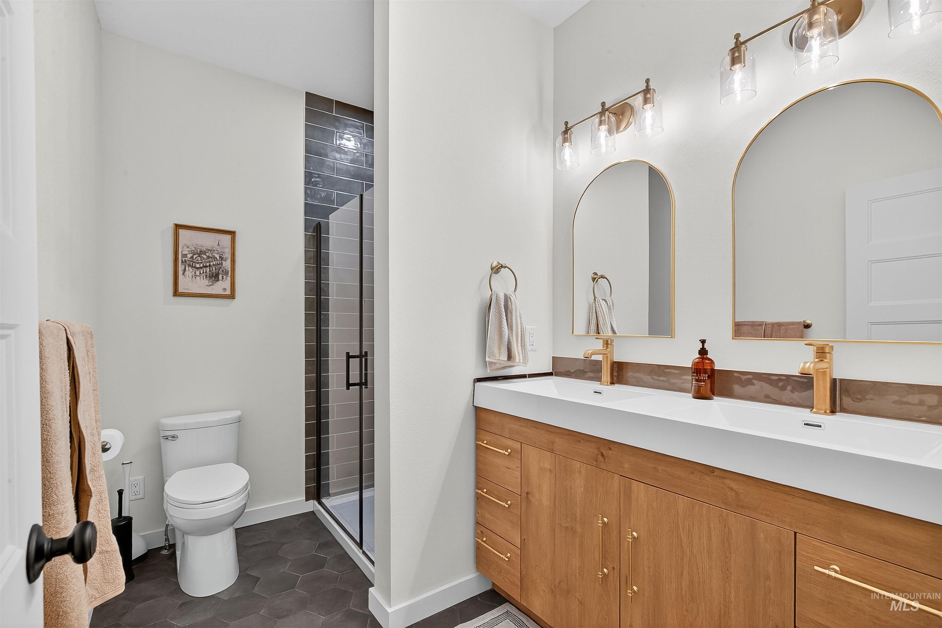 Lewiston, Idaho, 83501, United States, 5 Bedrooms Bedrooms, ,Residential,For Sale,1987812