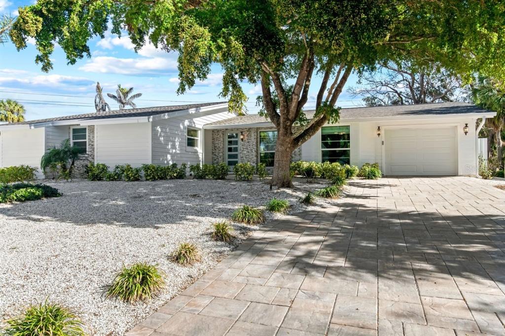 Sarasota, Florida, 34242, United States, 3 Bedrooms Bedrooms, ,2 BathroomsBathrooms,Residential,For Sale,1992857