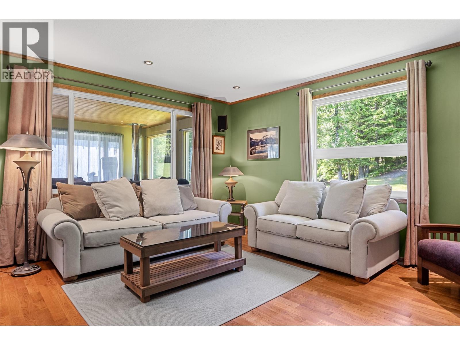 REVELSTOKE, British Columbia, V0E 2S0, CA, 3 Bedrooms Bedrooms, ,1 BathroomBathrooms,Residential,For Sale,1948330