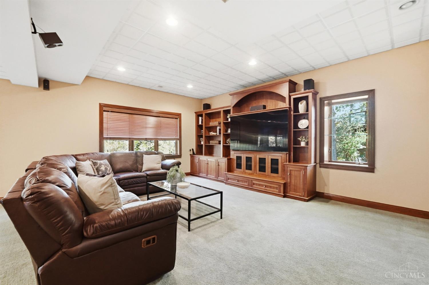 Anderson Twp, Ohio, 45230, United States, 5 Bedrooms Bedrooms, ,6 BathroomsBathrooms,Residential,For Sale,1988245