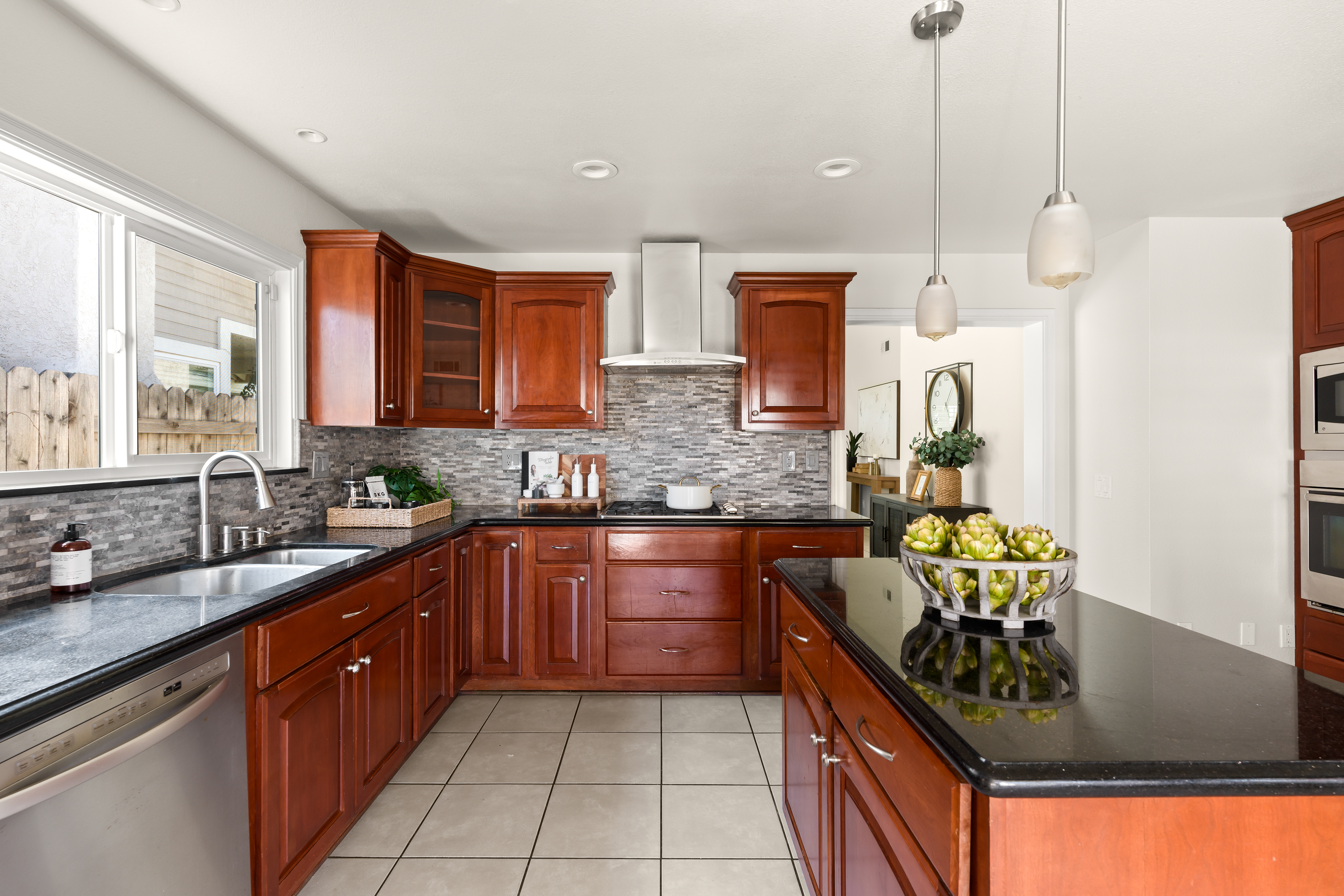  220 Camino El Rincon, Camarillo, CA 93012 - 物件實景