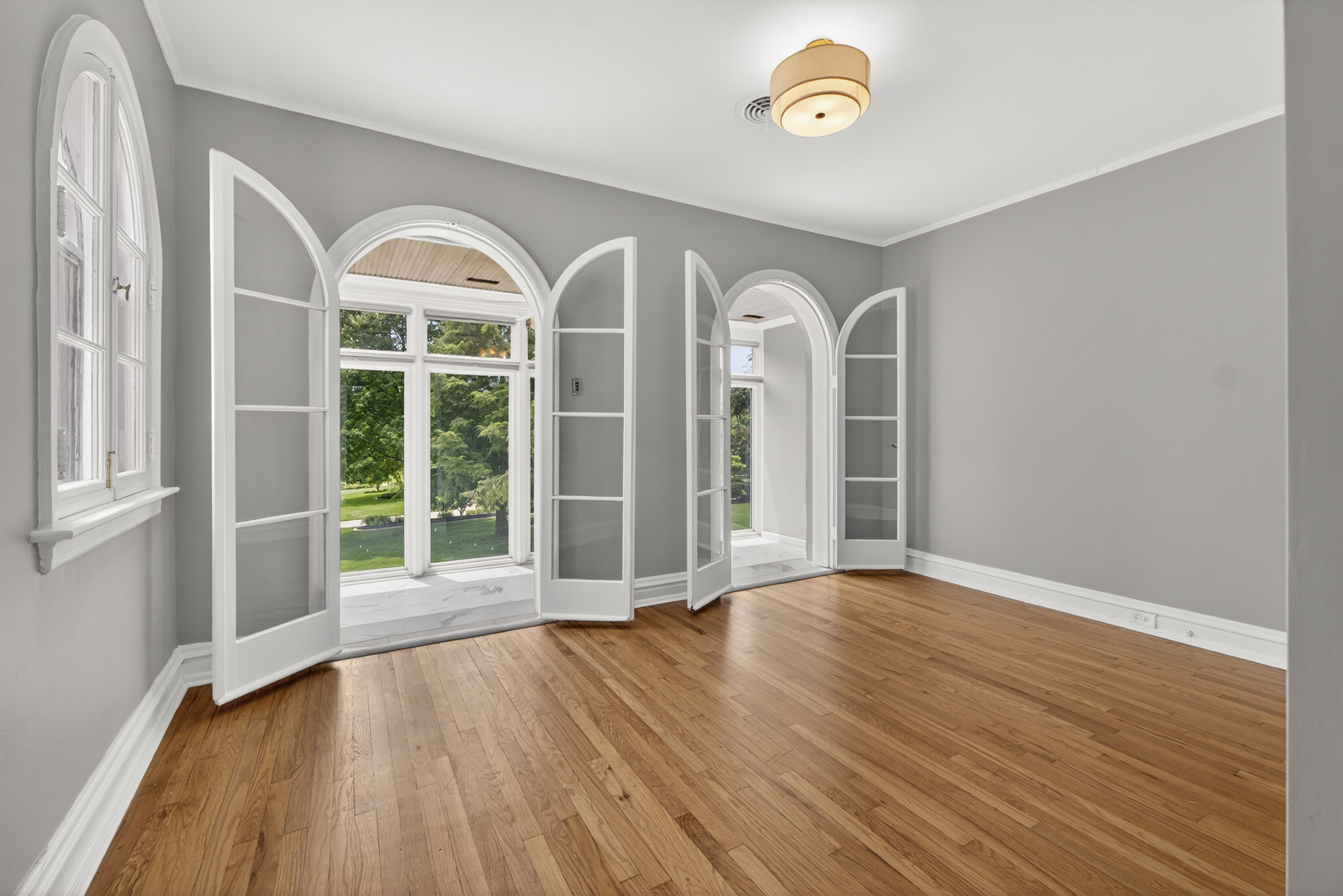  Timeless Mediterranean Revival Blends European Elegance & Hollywood Glamour - 物件實景