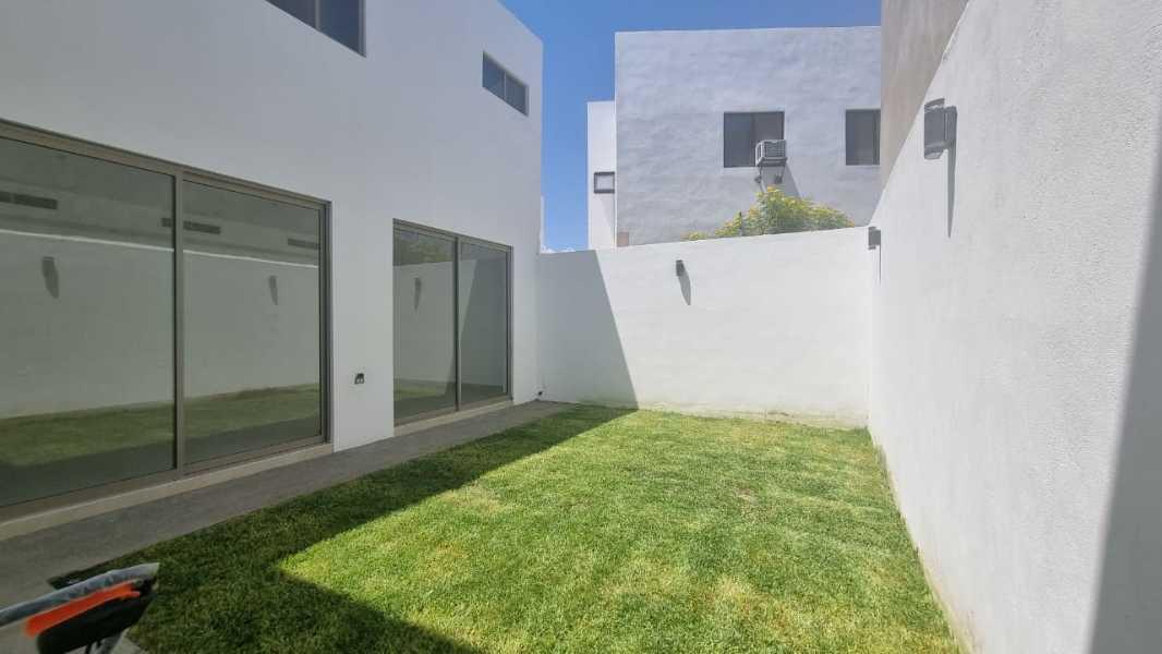 LOMAS, Torreón, Coahuila de Zaragoza, 27023, Mexico, 4 Bedrooms Bedrooms, ,3 BathroomsBathrooms,Residential,For Sale,LOMAS,1252471