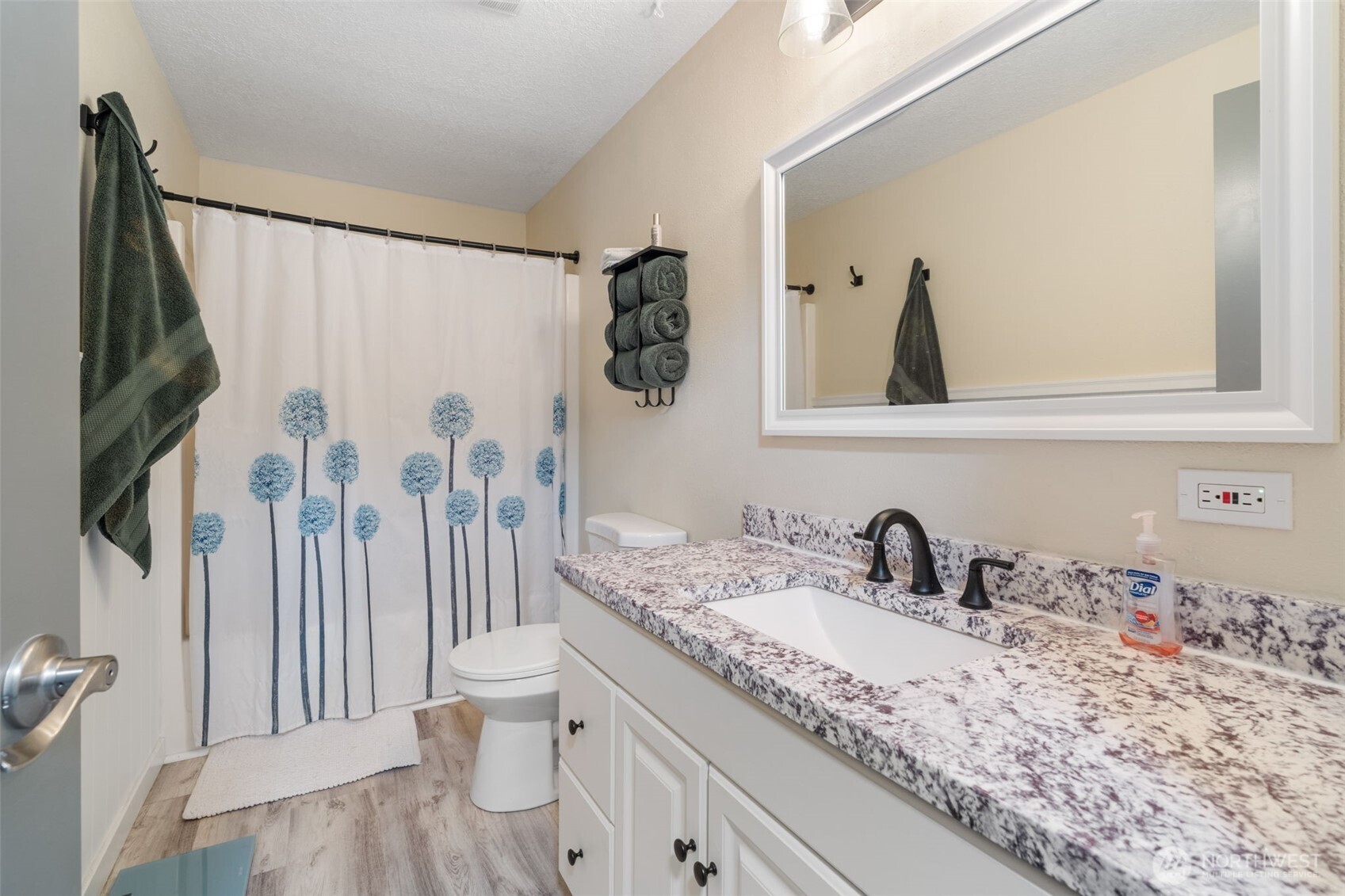 Olympia, Washington, 98512, United States, 3 Bedrooms Bedrooms, ,2 BathroomsBathrooms,Residential,For Sale,1992441