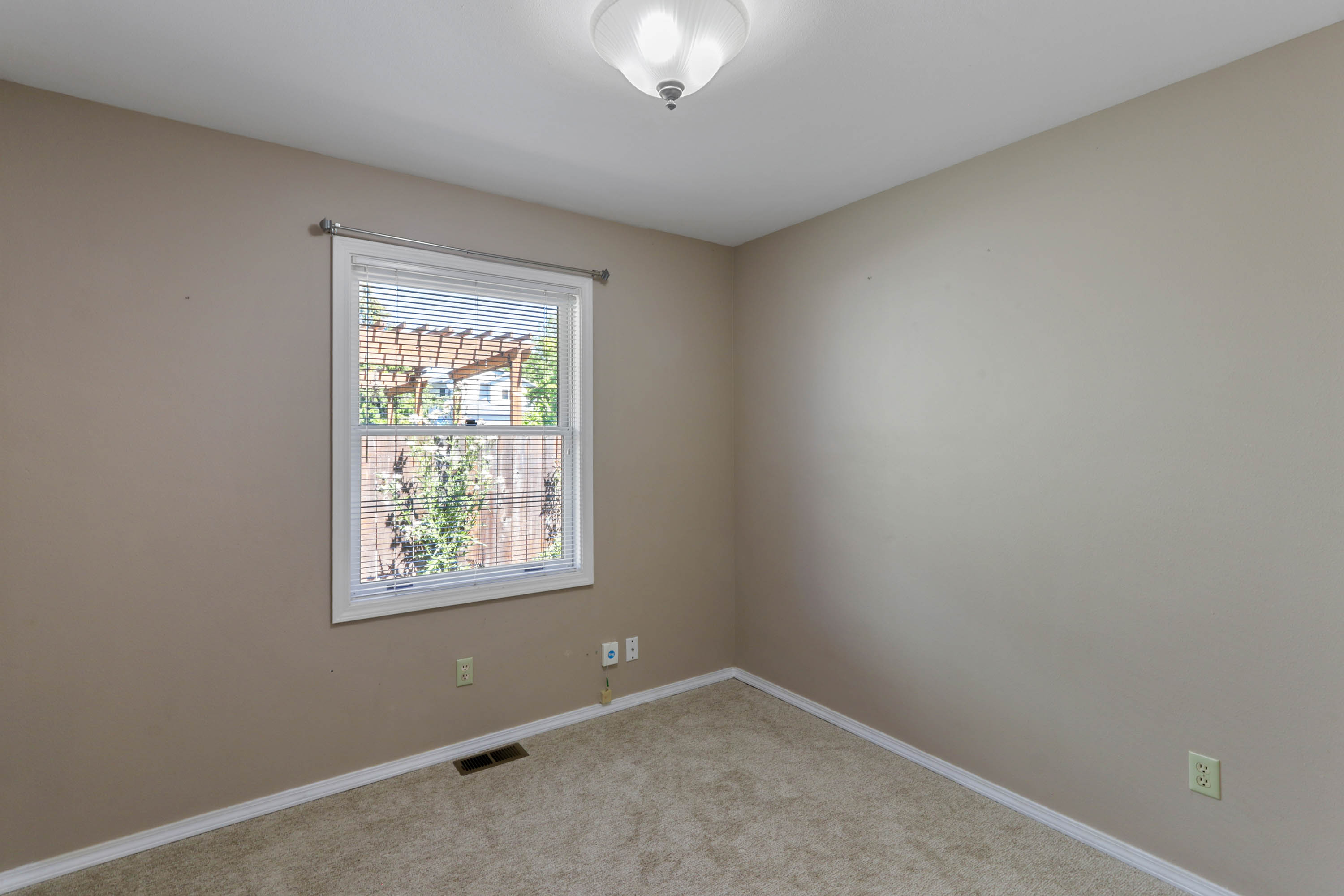 Sandpoint, Idaho, 83864, United States, 3 Bedrooms Bedrooms, ,2 BathroomsBathrooms,Residential,For Sale,2005363