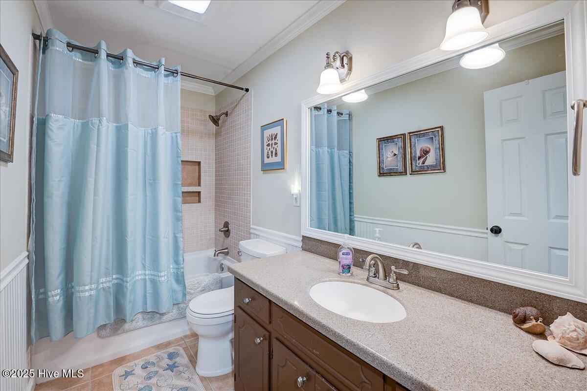 Trent Woods, North Carolina, 28562, United States, 4 Bedrooms Bedrooms, ,3 BathroomsBathrooms,Residential,For Sale,1997785