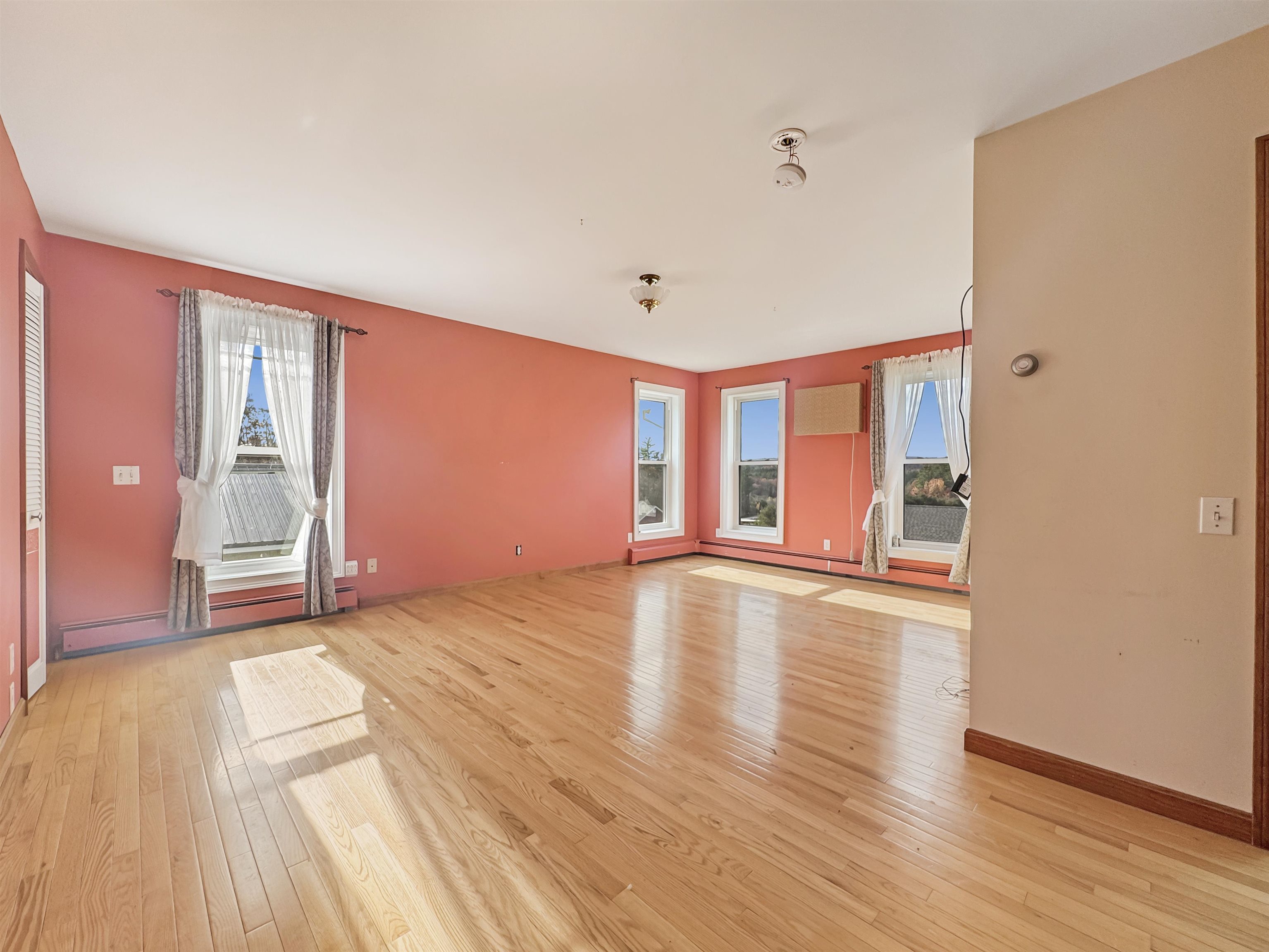 Epsom, New Hampshire, 03234, United States, 2 Bedrooms Bedrooms, ,3 BathroomsBathrooms,Residential,For Sale,1971379