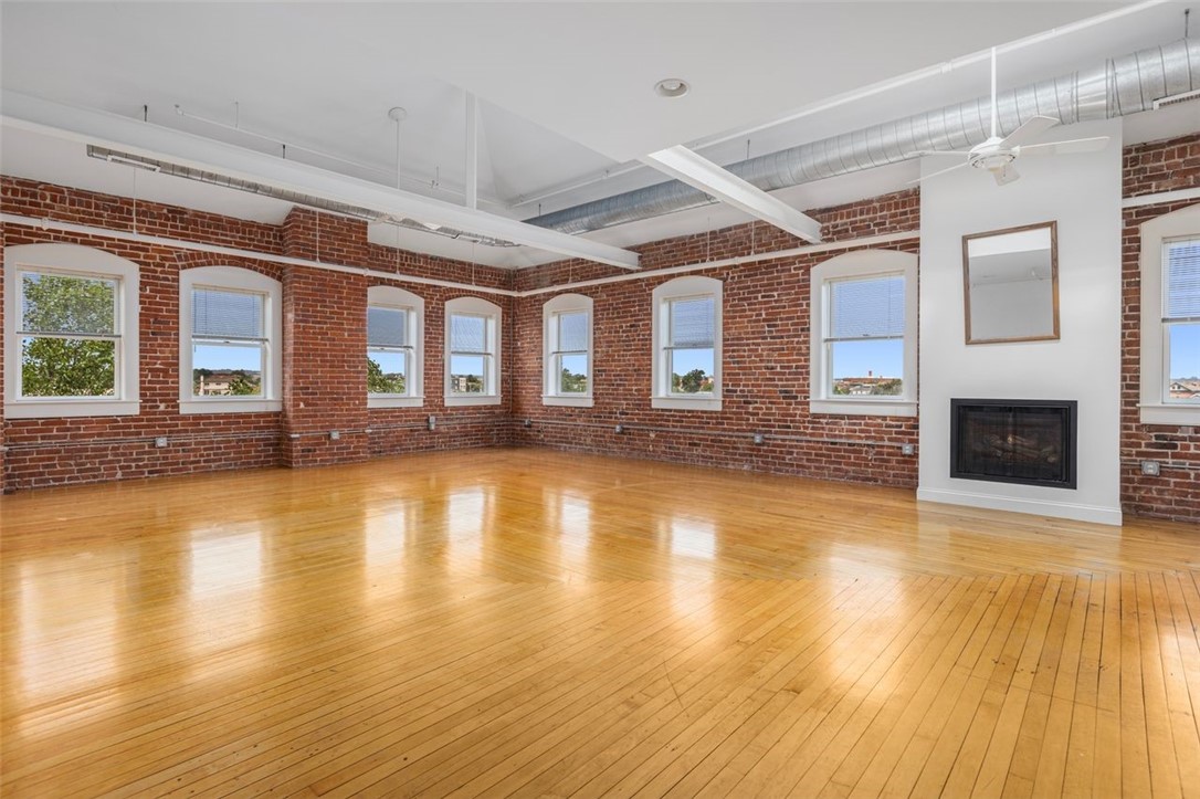 Providence, Rhode Island, 02903, United States, 1 Bedroom Bedrooms, ,2 BathroomsBathrooms,Residential,For Sale,1917986