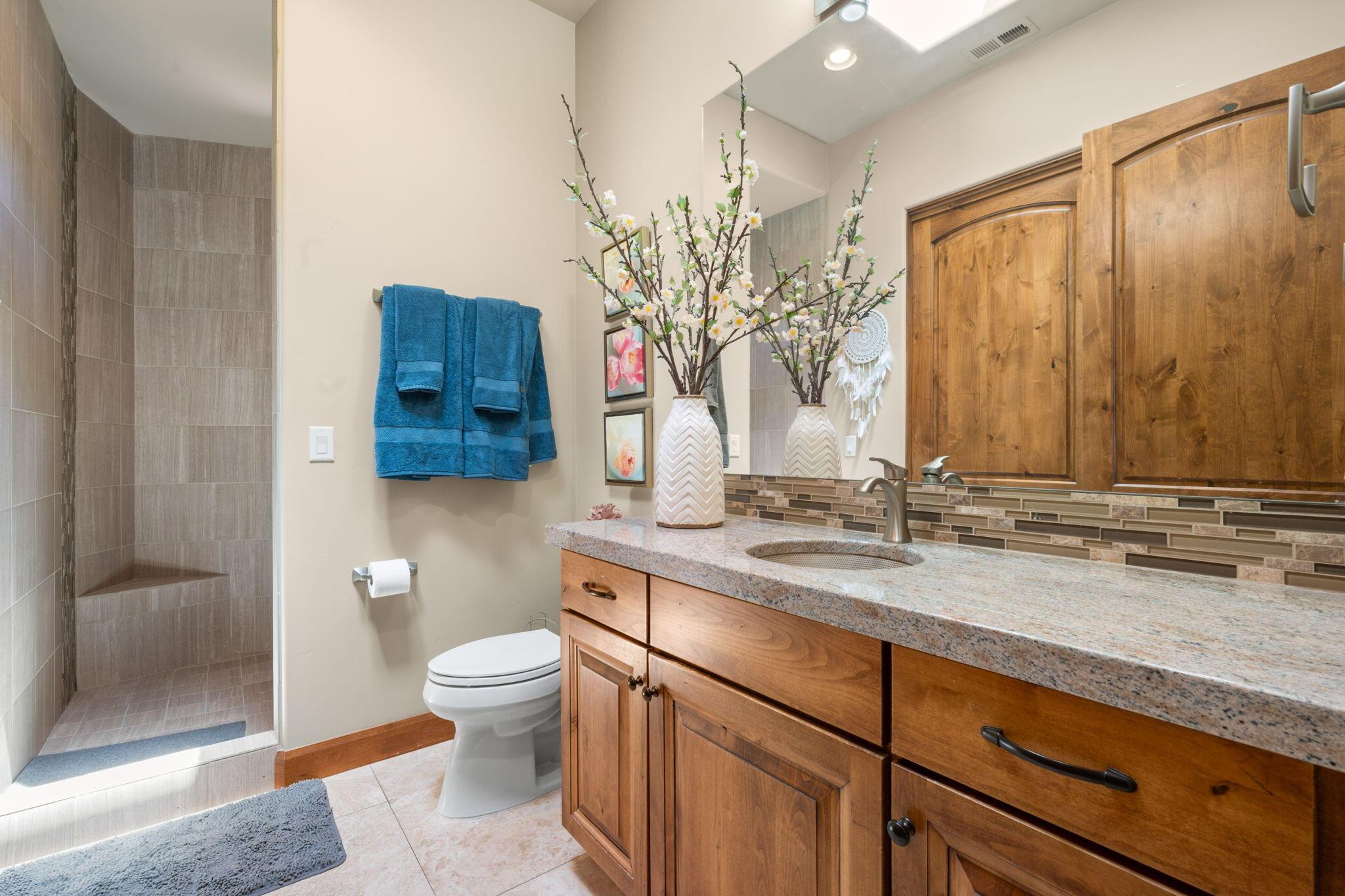 St George, Utah, 84770, United States, 6 Bedrooms Bedrooms, ,7 BathroomsBathrooms,Residential,For Sale,2049159
