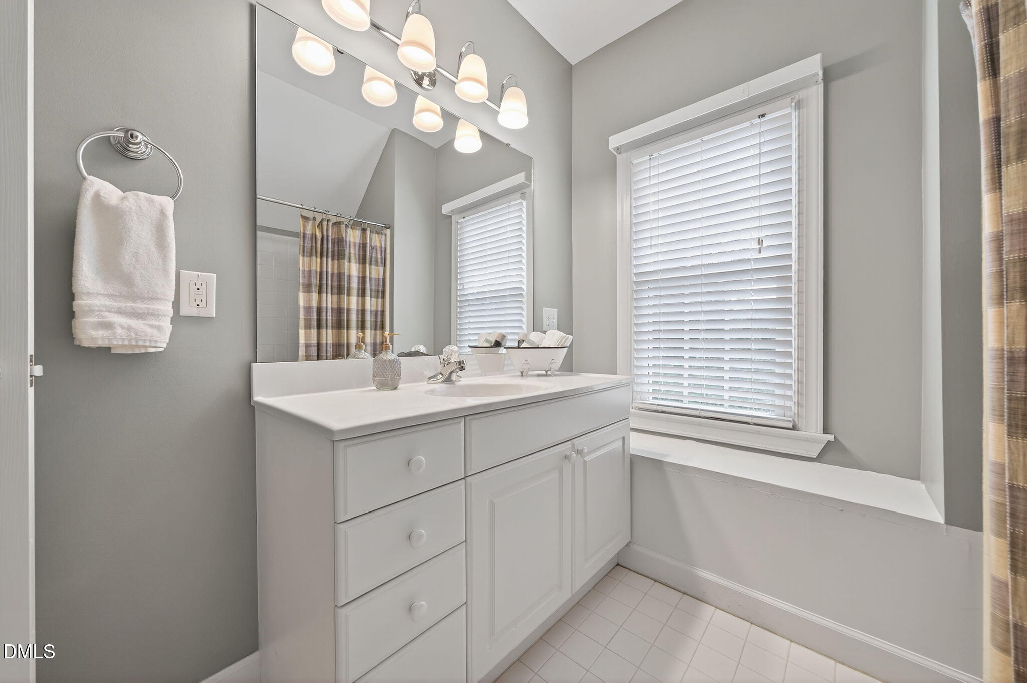 Cary, North Carolina, 27519, United States, 5 Bedrooms Bedrooms, ,4 BathroomsBathrooms,Residential,For Sale,1992012