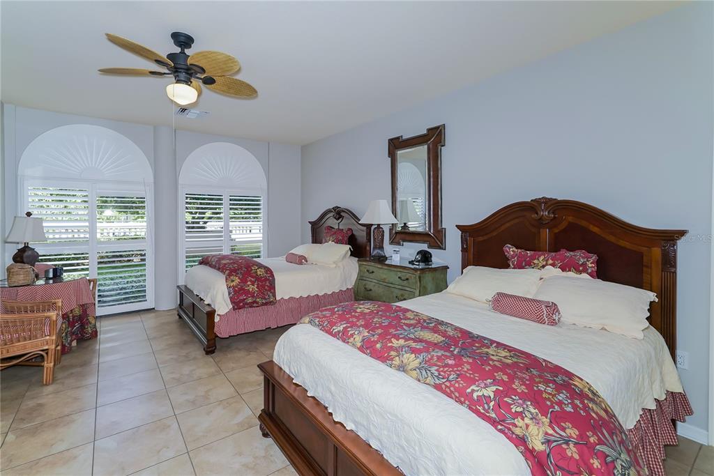 Longboat Key, Florida, 34228, United States, 3 Bedrooms Bedrooms, ,4 BathroomsBathrooms,Residential,For Sale,1962388