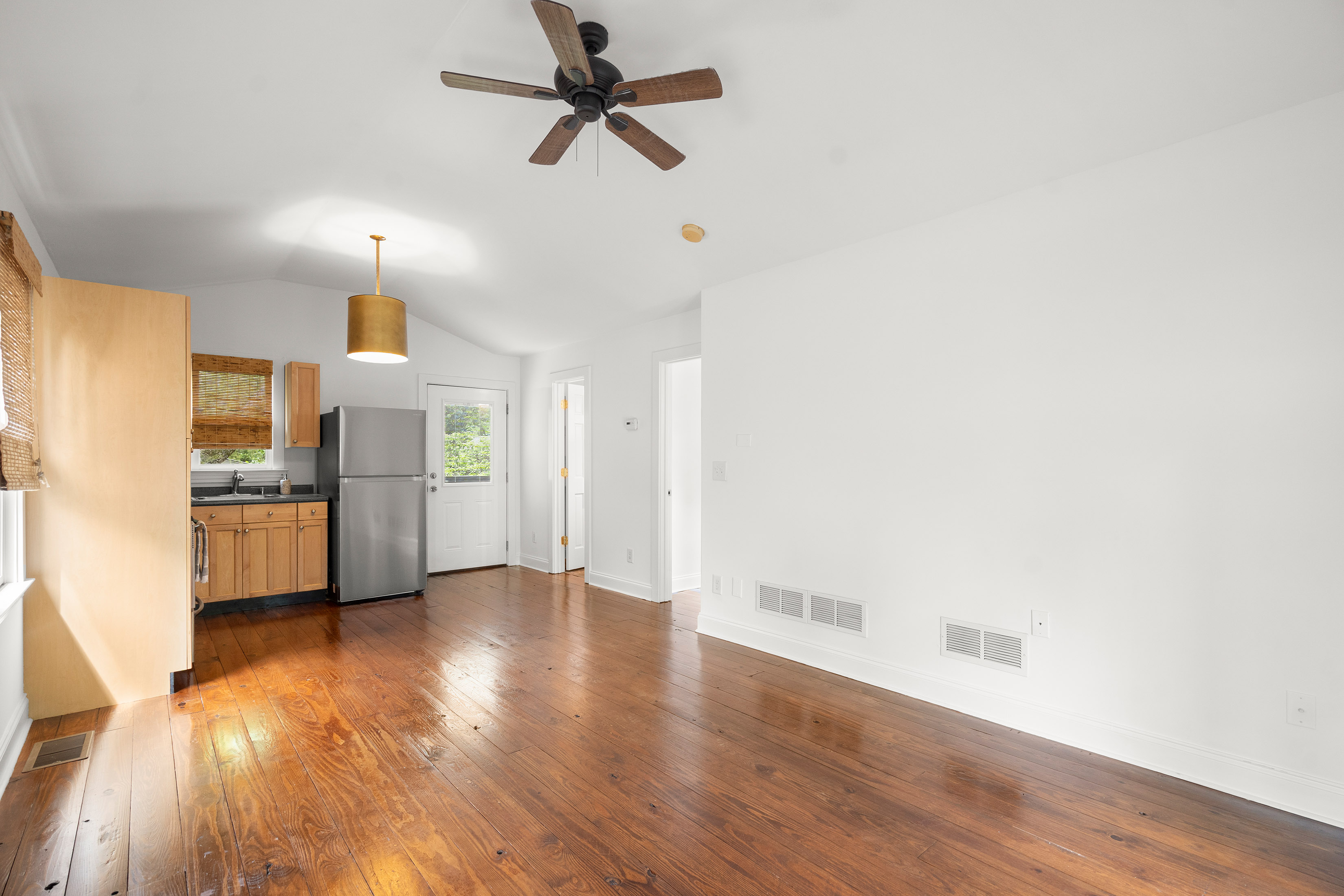  Charming Renovated 1935 Cottage in the Sought-After Underwood Hills Neighborhood - 物件實景