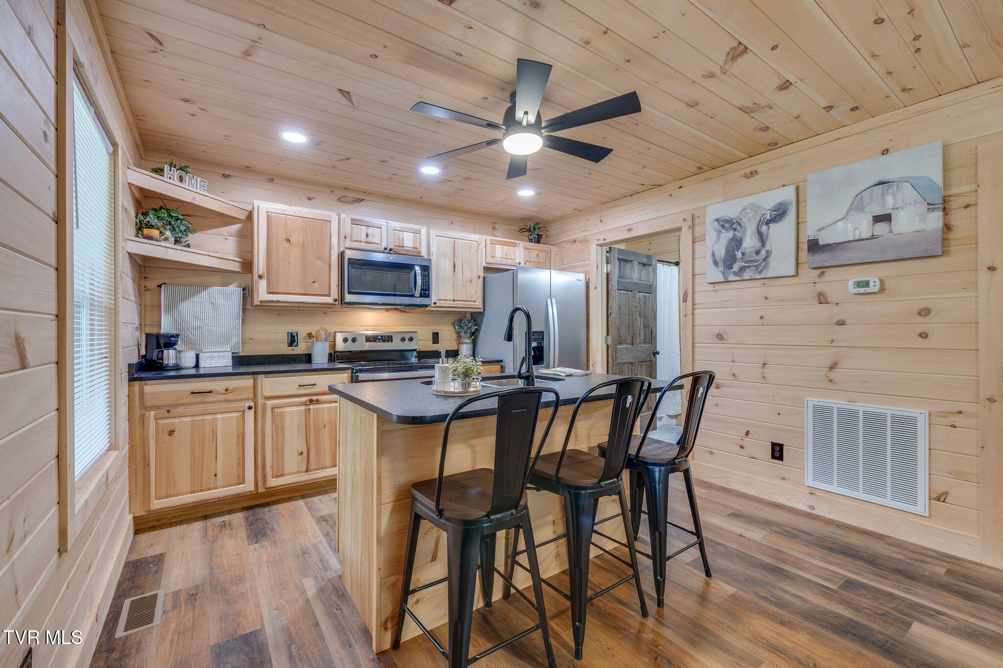 Kingsport, Tennessee, 37660, United States, 1 Bedroom Bedrooms, ,1 BathroomBathrooms,Residential,For Sale,1973991