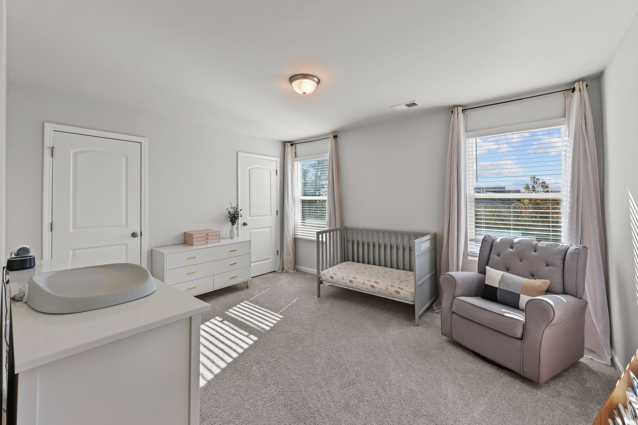 Charlotte, North Carolina, 28269, United States, 5 Bedrooms Bedrooms, ,3 BathroomsBathrooms,Residential,For Sale,1993856