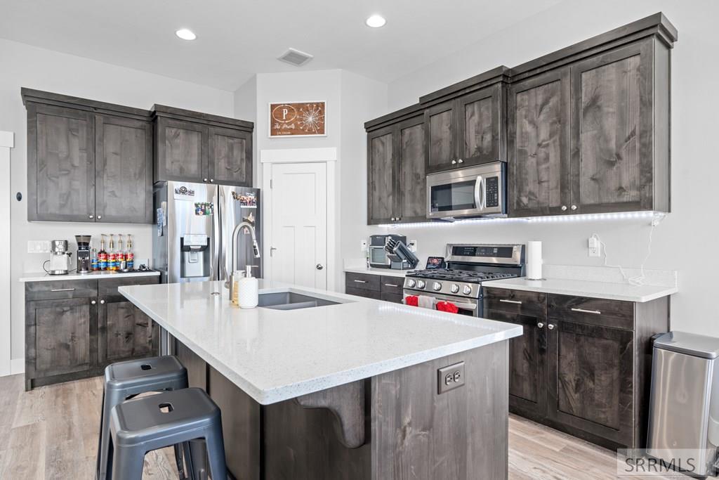 IDAHO FALLS, Idaho, 83401, United States, 4 Bedrooms Bedrooms, ,3 BathroomsBathrooms,Residential,For Sale,2013508