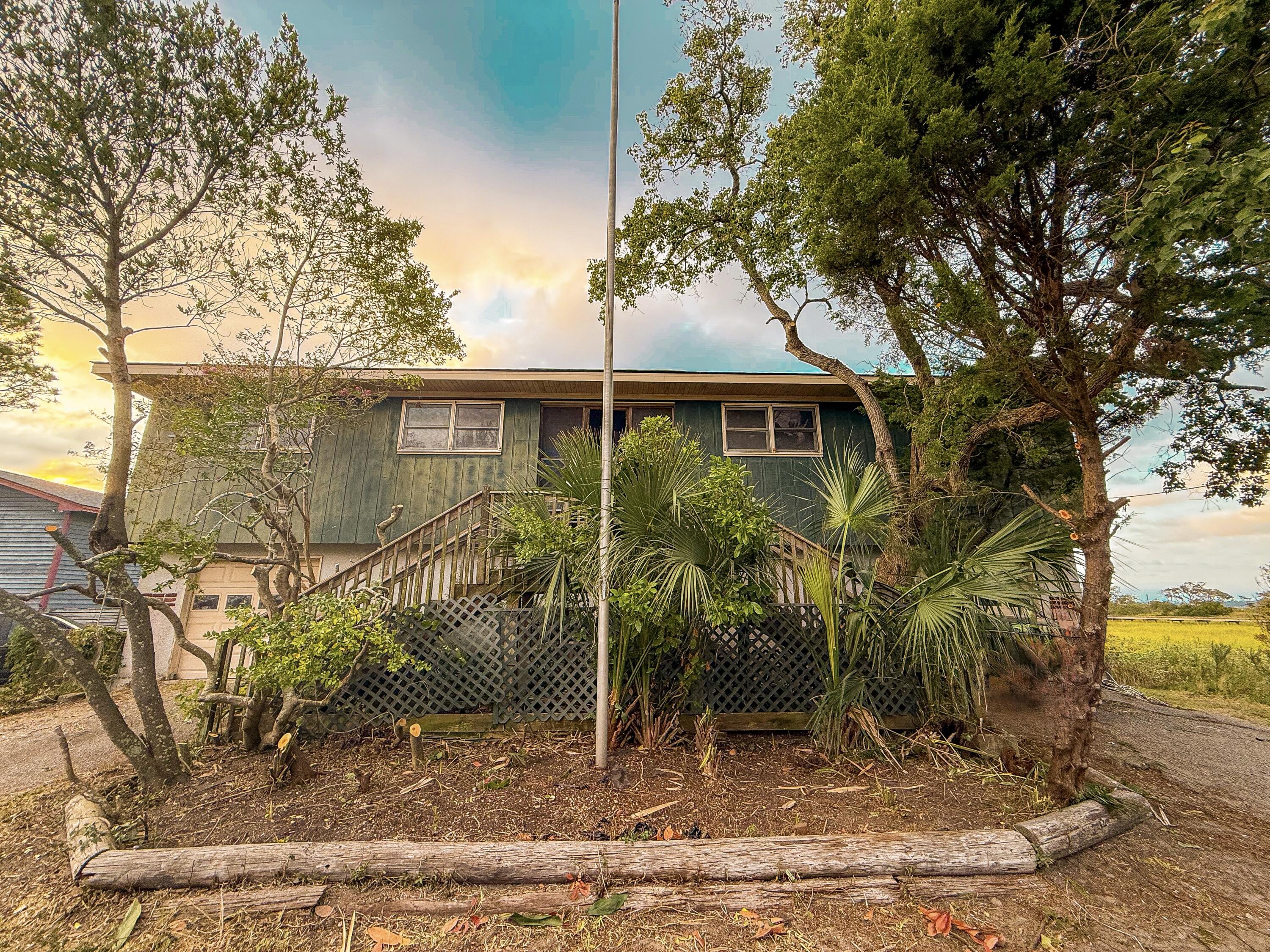 Folly Beach, South Carolina, 29439, United States, 4 Bedrooms Bedrooms, ,3 BathroomsBathrooms,Residential,For Sale,1975835