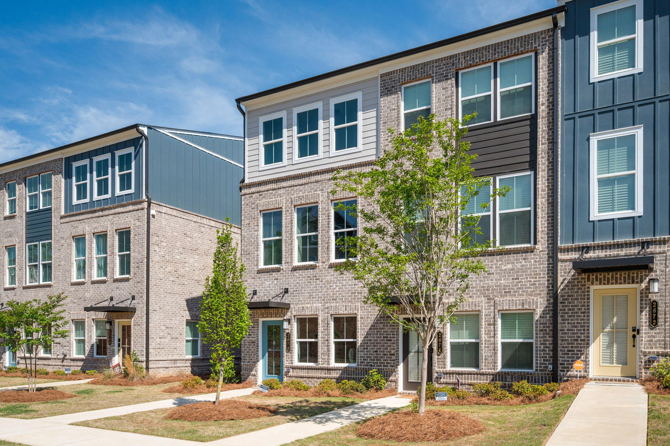  Light-filled End Unit Townhome Tucked in a Gated Westside Community - 物件實景