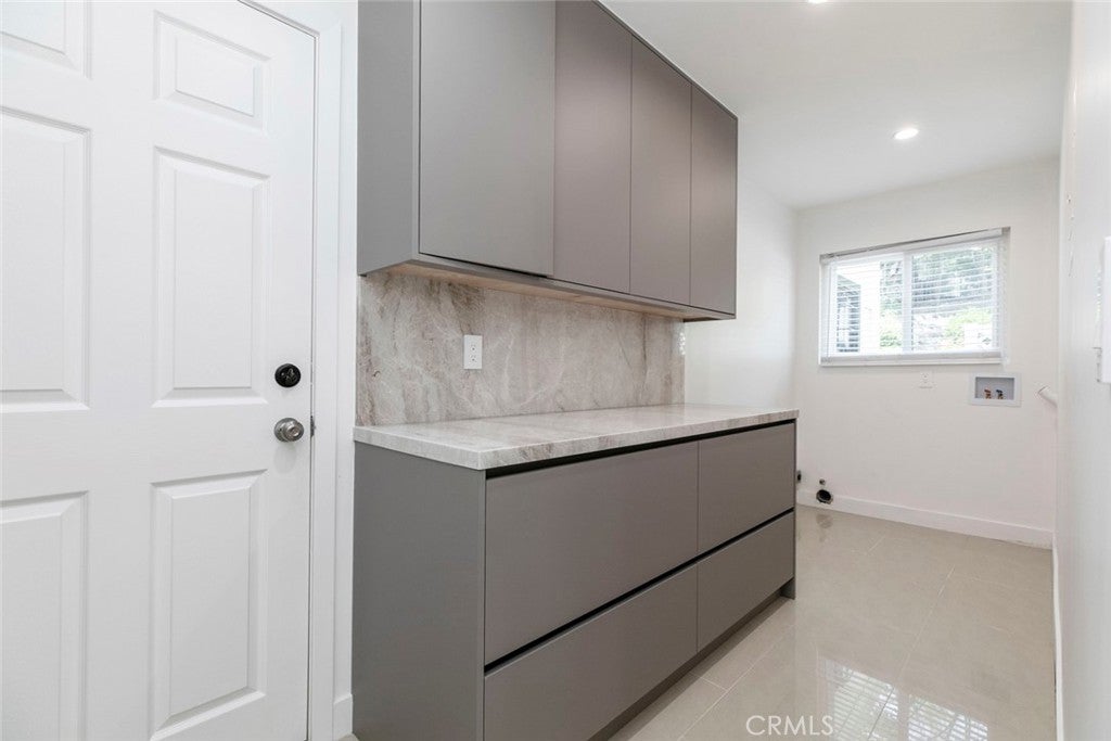 Glendale, California, 91206, United States, 4 Bedrooms Bedrooms, ,3 BathroomsBathrooms,Residential,For Sale,1940917